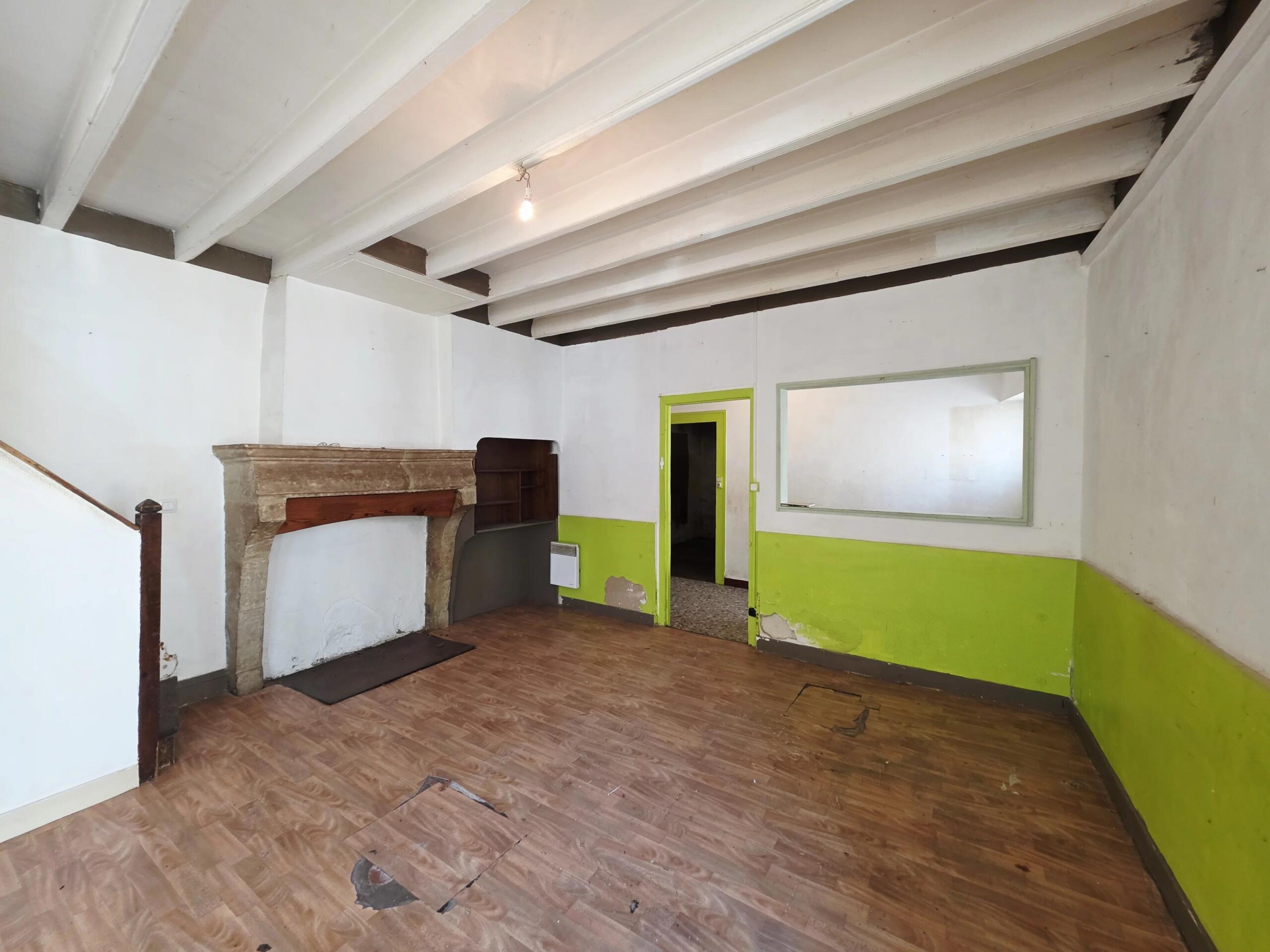 Monségur, Village House with 3 Bedrooms and Excellent Potential, Aquitaine – France – BVI83915
