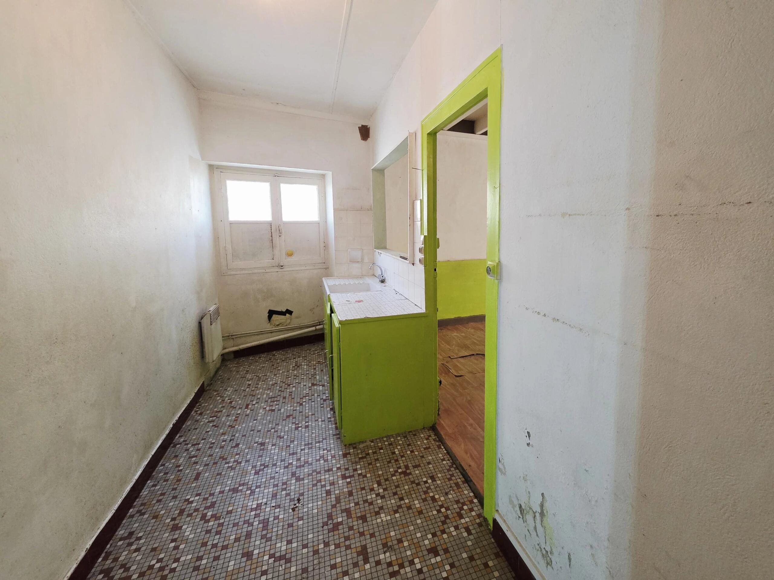 Monségur, Village House with 3 Bedrooms and Excellent Potential, Aquitaine – France – BVI83915