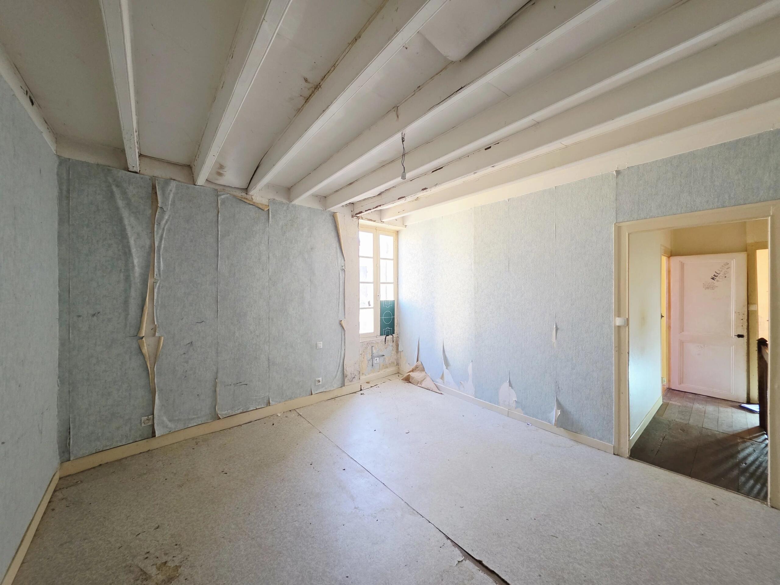 Monségur, Village House with 3 Bedrooms and Excellent Potential, Aquitaine – France – BVI83915