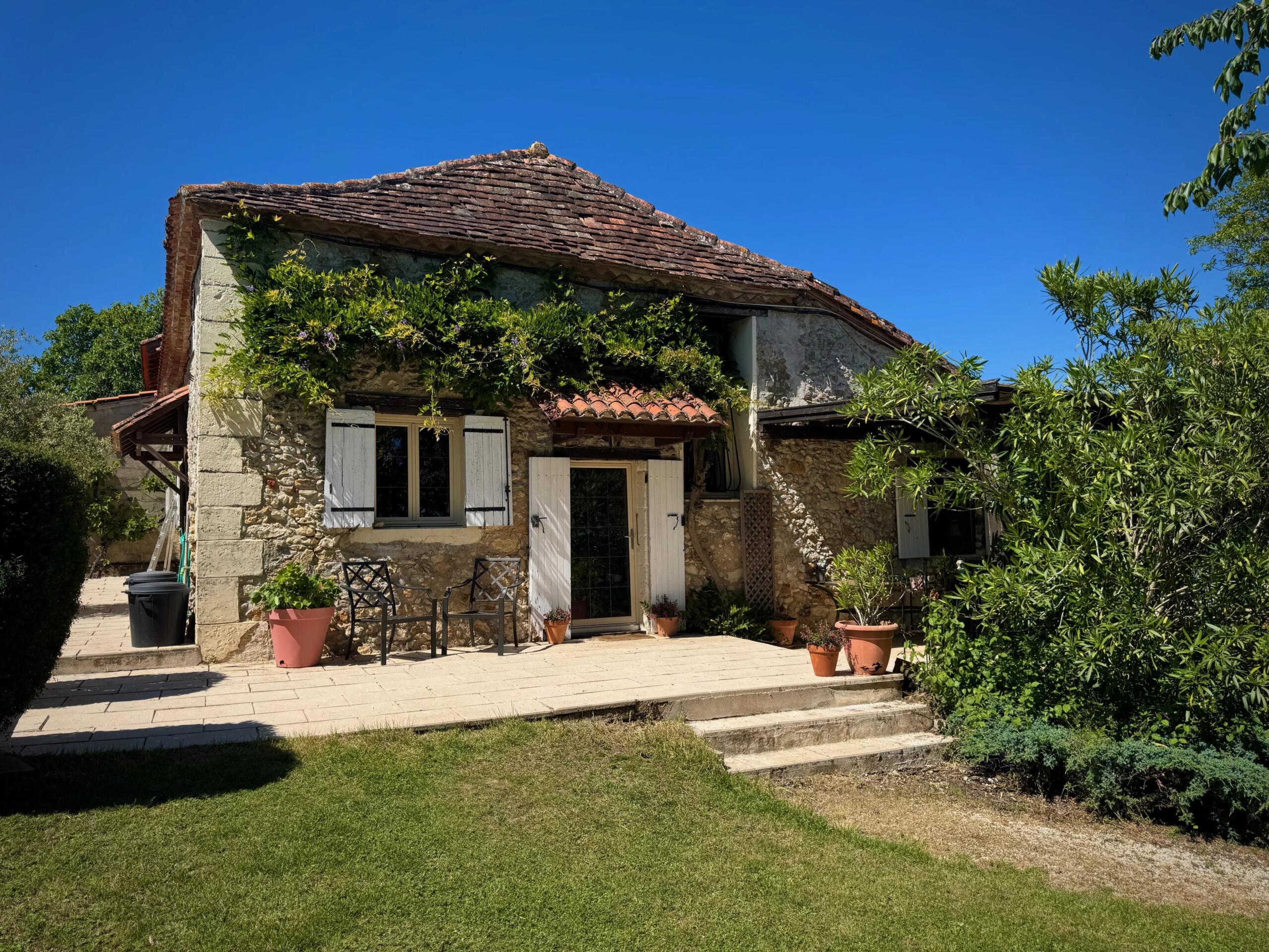 Village charm with countryside views, Aquitaine – France – BVI84125
