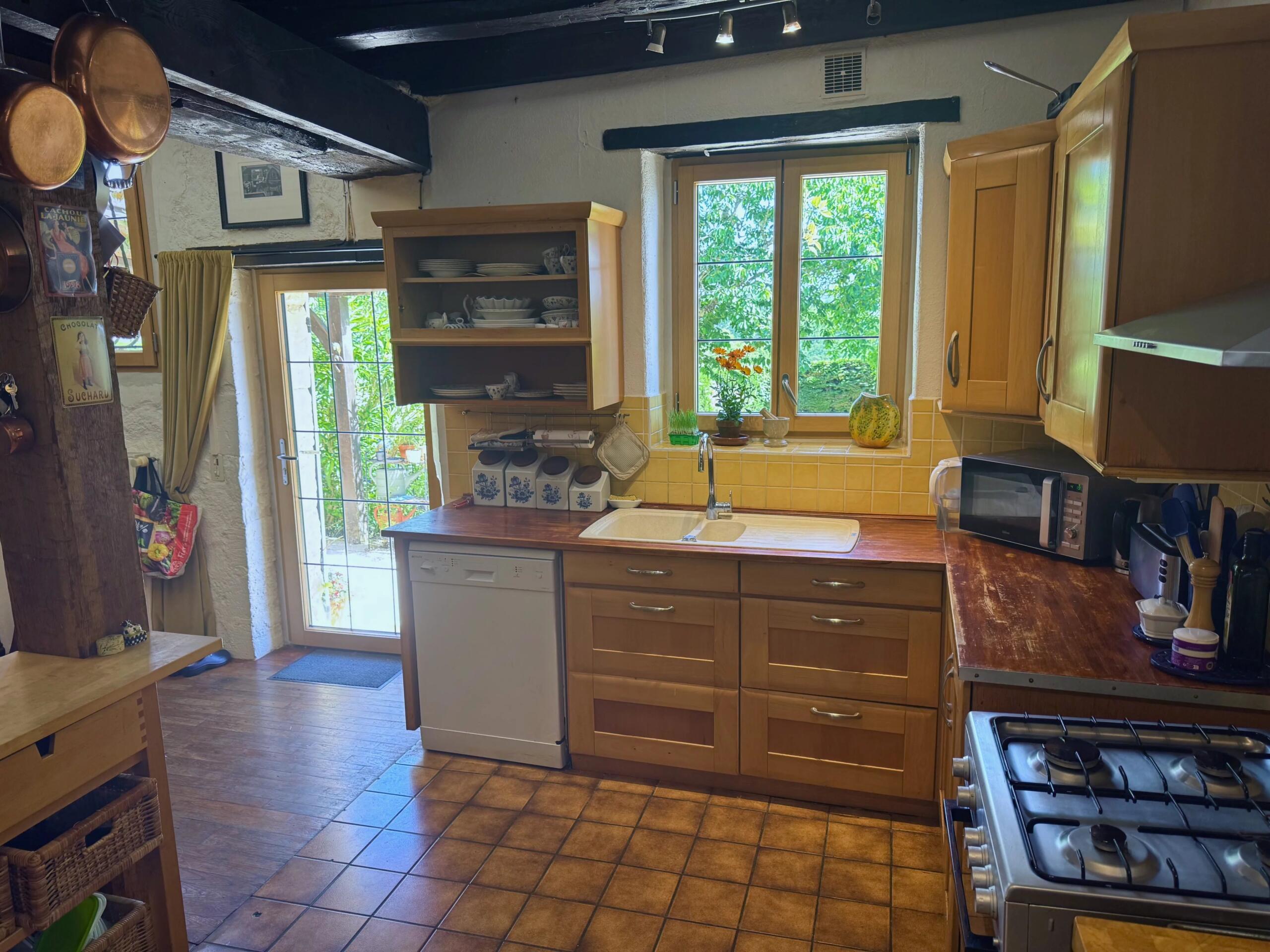 Village charm with countryside views, Aquitaine – France – BVI84125