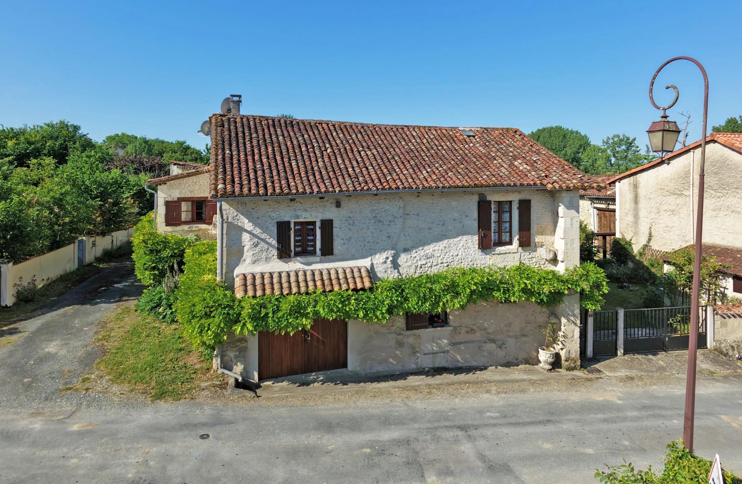 Surprisingly spacious stone property near Aubeterre sur Dronne!, Aquitaine – France – BVI85696