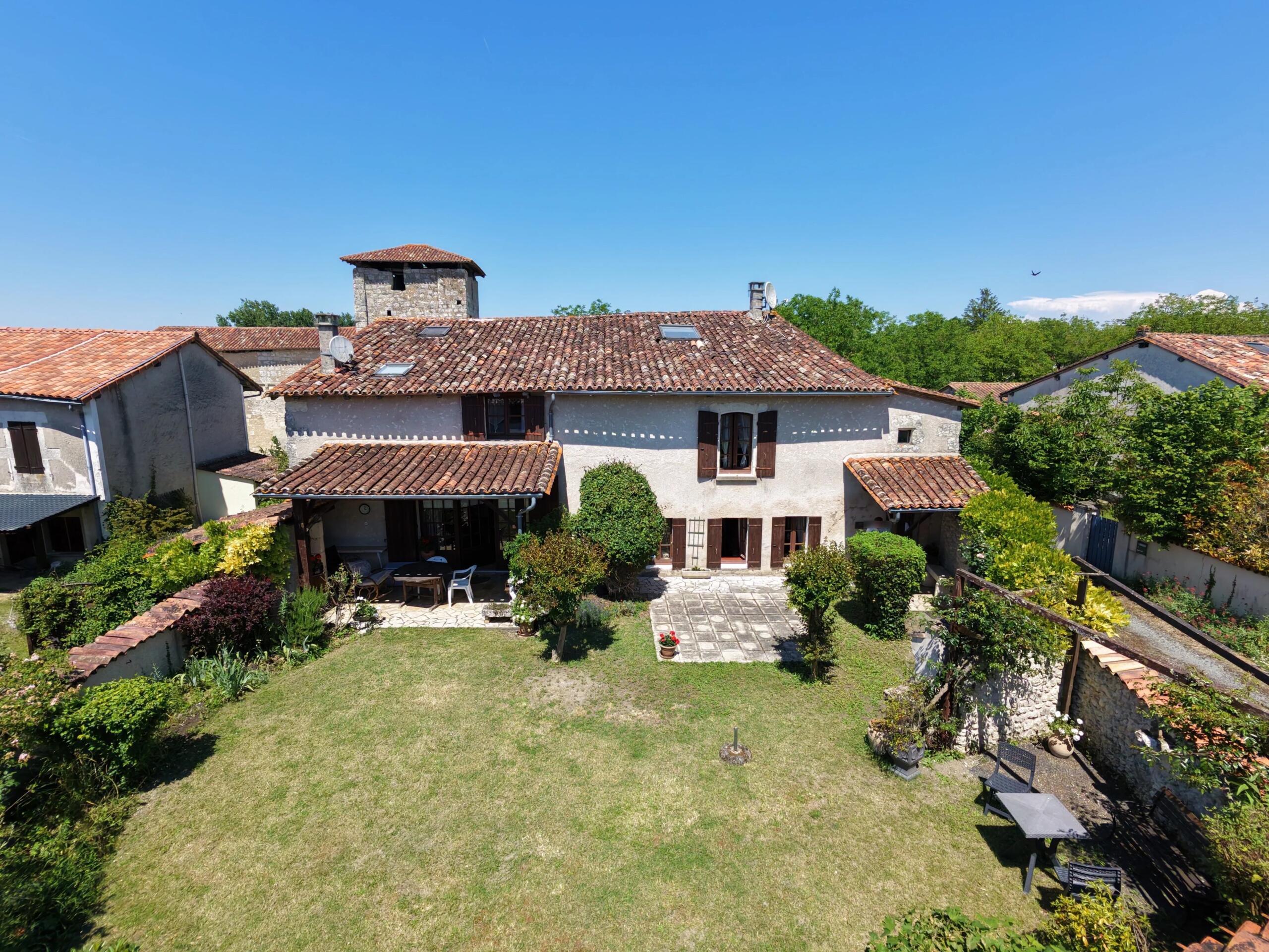 Surprisingly spacious stone property near Aubeterre sur Dronne!, Aquitaine – France – BVI85696
