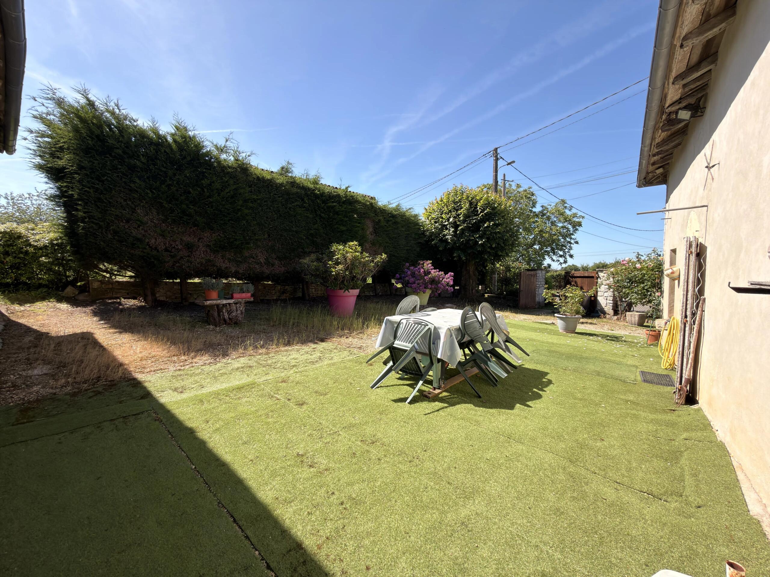 Charming 3 bed country house offering great potential with  garden and possibility to buy additional land., Poitou-Charentes – France – BVI85734
