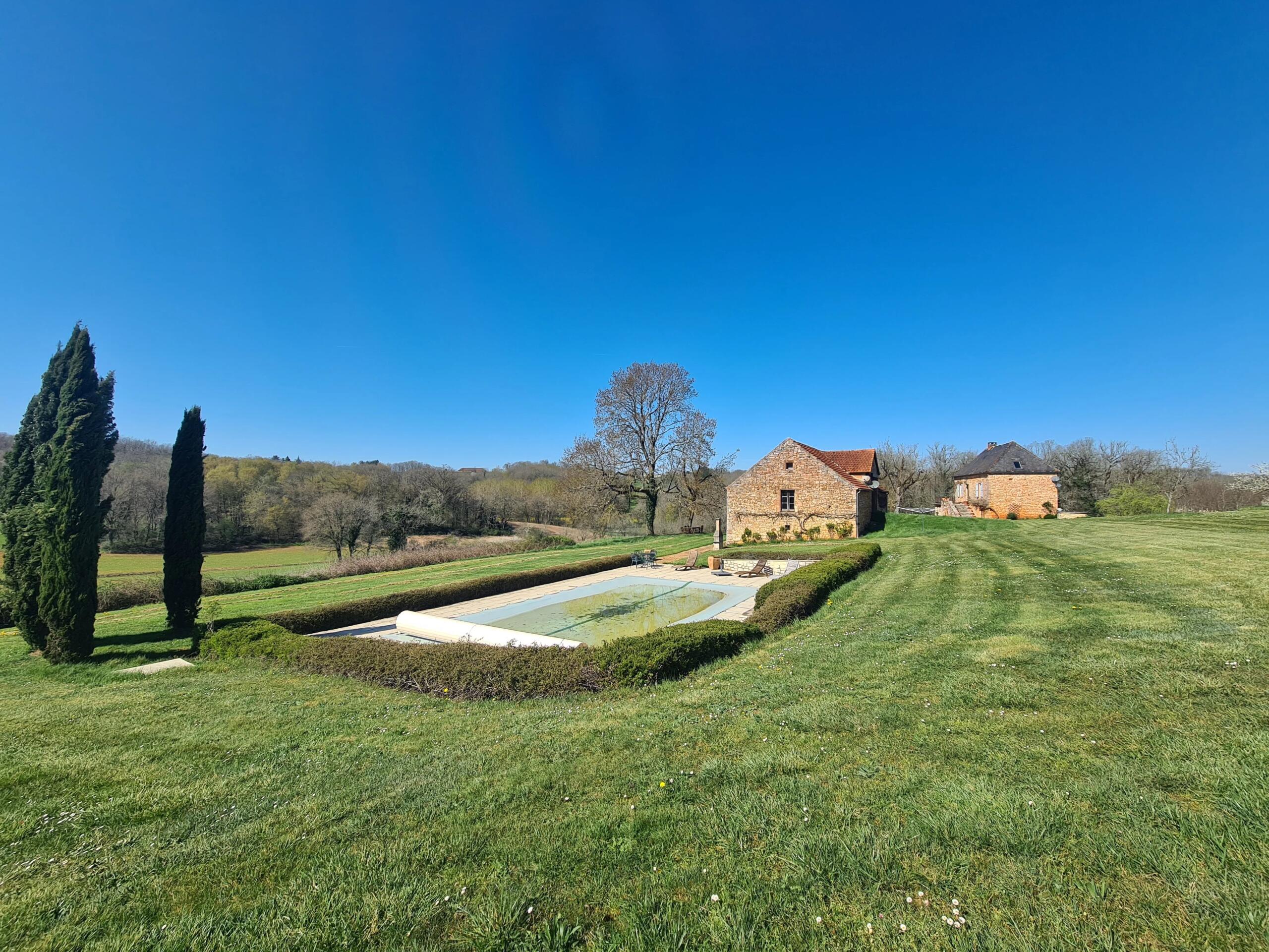 Charming stone property with guest house, pool, and 12 hectares of land in Dégagnac (Lot), Midi-Pyrénées – France – BVI78477