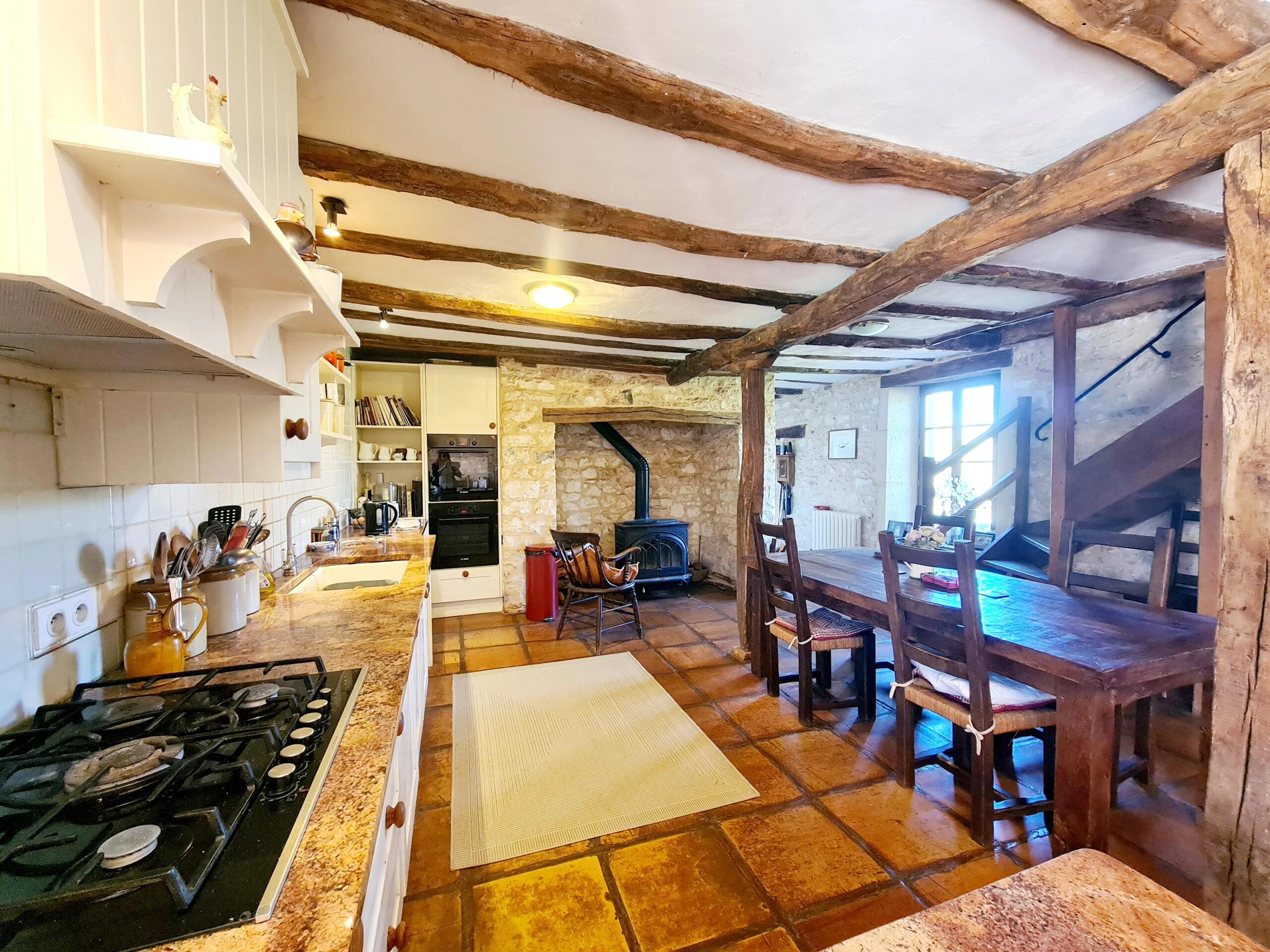 Charming stone property with guest house, pool, and 12 hectares of land in Dégagnac (Lot), Midi-Pyrénées – France – BVI78477