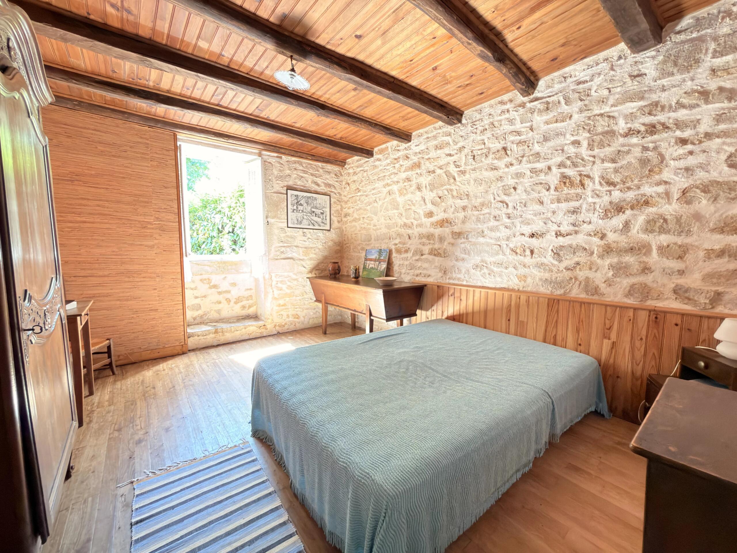 Charming Character Property with Barn and Beautiful Garden – Close to Nanteuil-en-Vallée, Poitou-Charentes – France – BVI85872