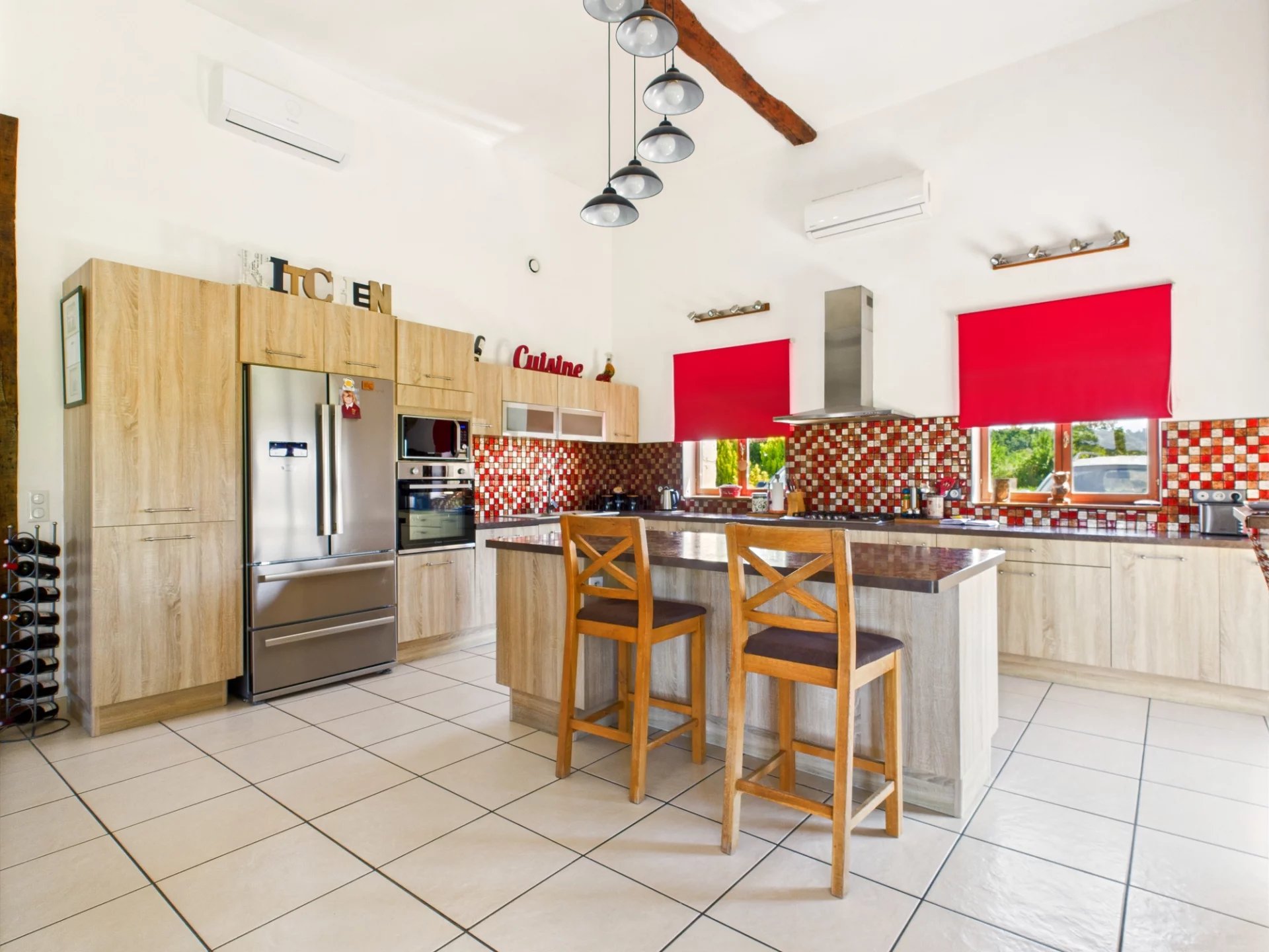 2 houses with open countryside views close to Aubeterre-Sur-Dronne, Poitou-Charentes – France – BVI79706