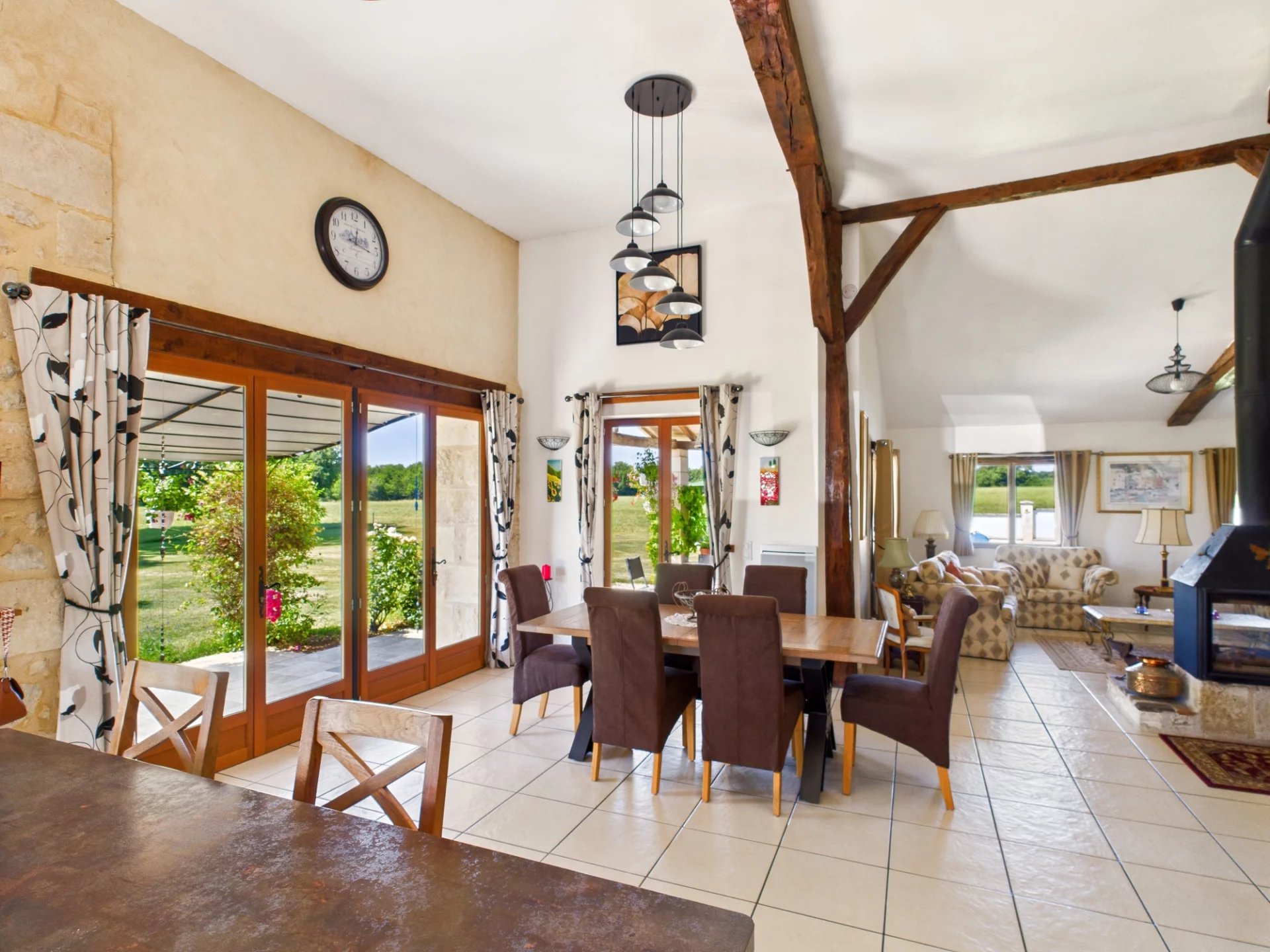 2 houses with open countryside views close to Aubeterre-Sur-Dronne, Poitou-Charentes – France – BVI79706