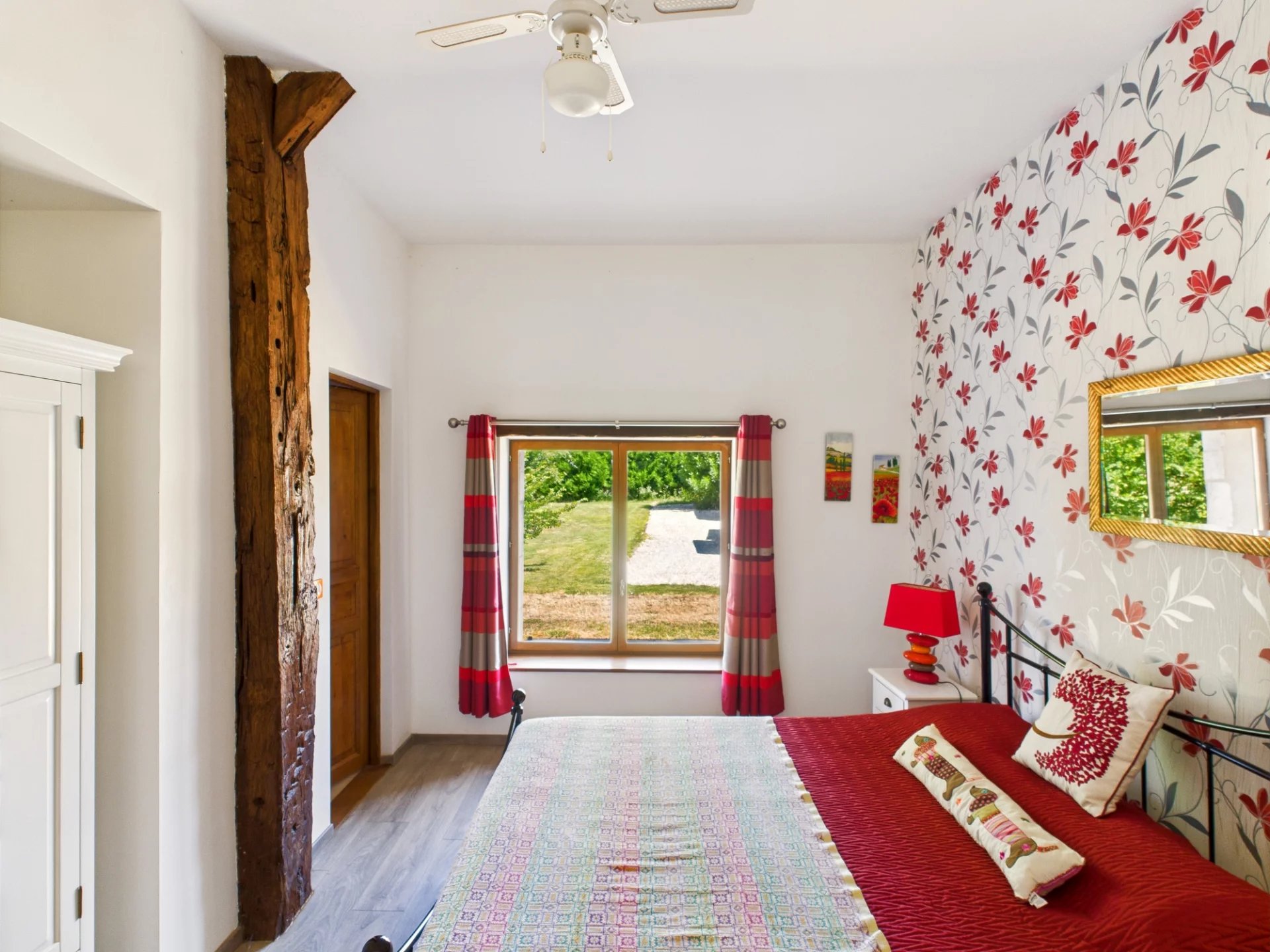 2 houses with open countryside views close to Aubeterre-Sur-Dronne, Poitou-Charentes – France – BVI79706