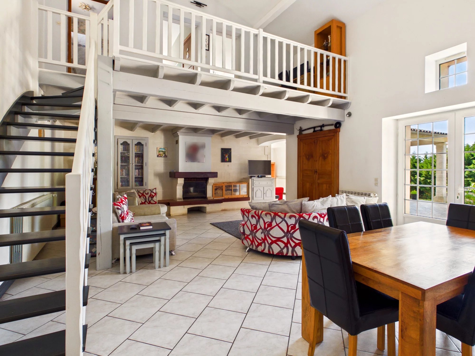 Spacious 4 Bed House PLUS 3 Bed Gite PLUS Outbuildings, Poitou-Charentes – France – BVI85678