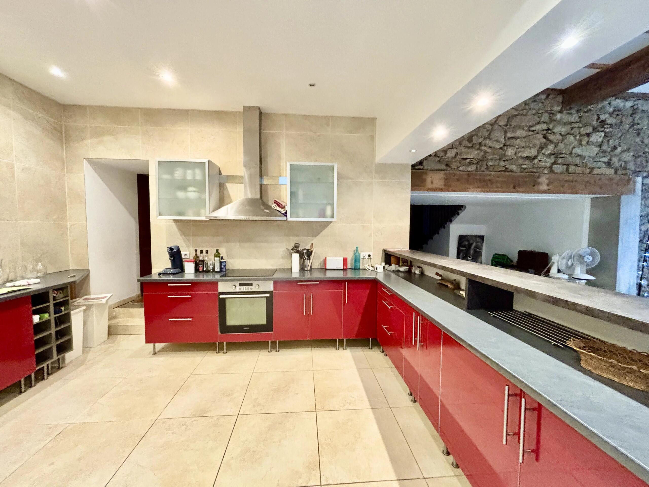 Impressive Character Property combining Modern Living with Original Features, Languedoc-Roussillon – France – BVI84415