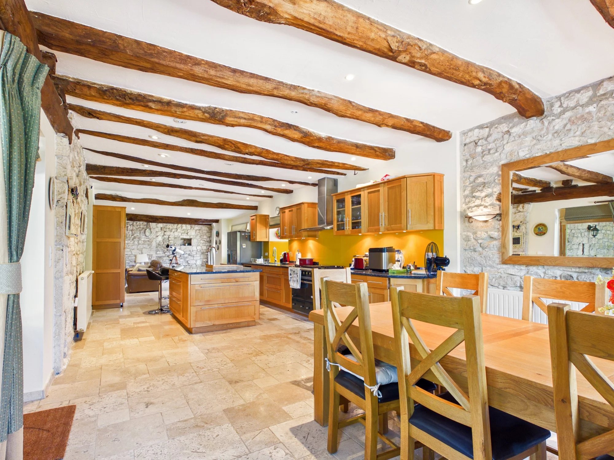 Secluded 200 year old renovated 8 bedroom barn, Midi-Pyrénées – France – BVI85237
