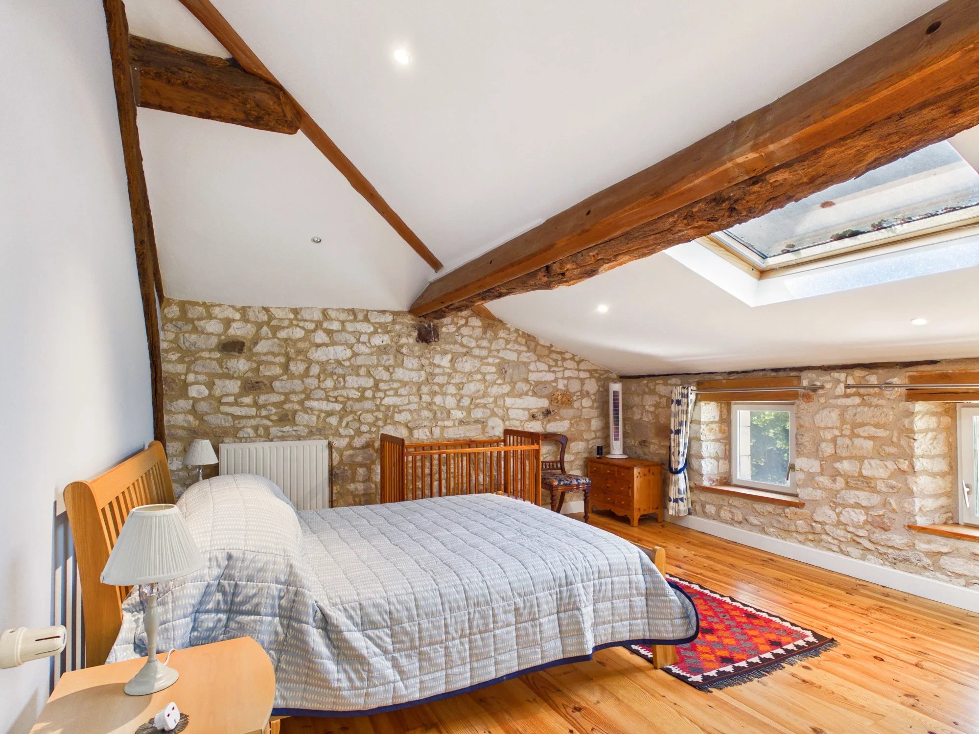 Secluded 200 year old renovated 8 bedroom barn, Midi-Pyrénées – France – BVI85237