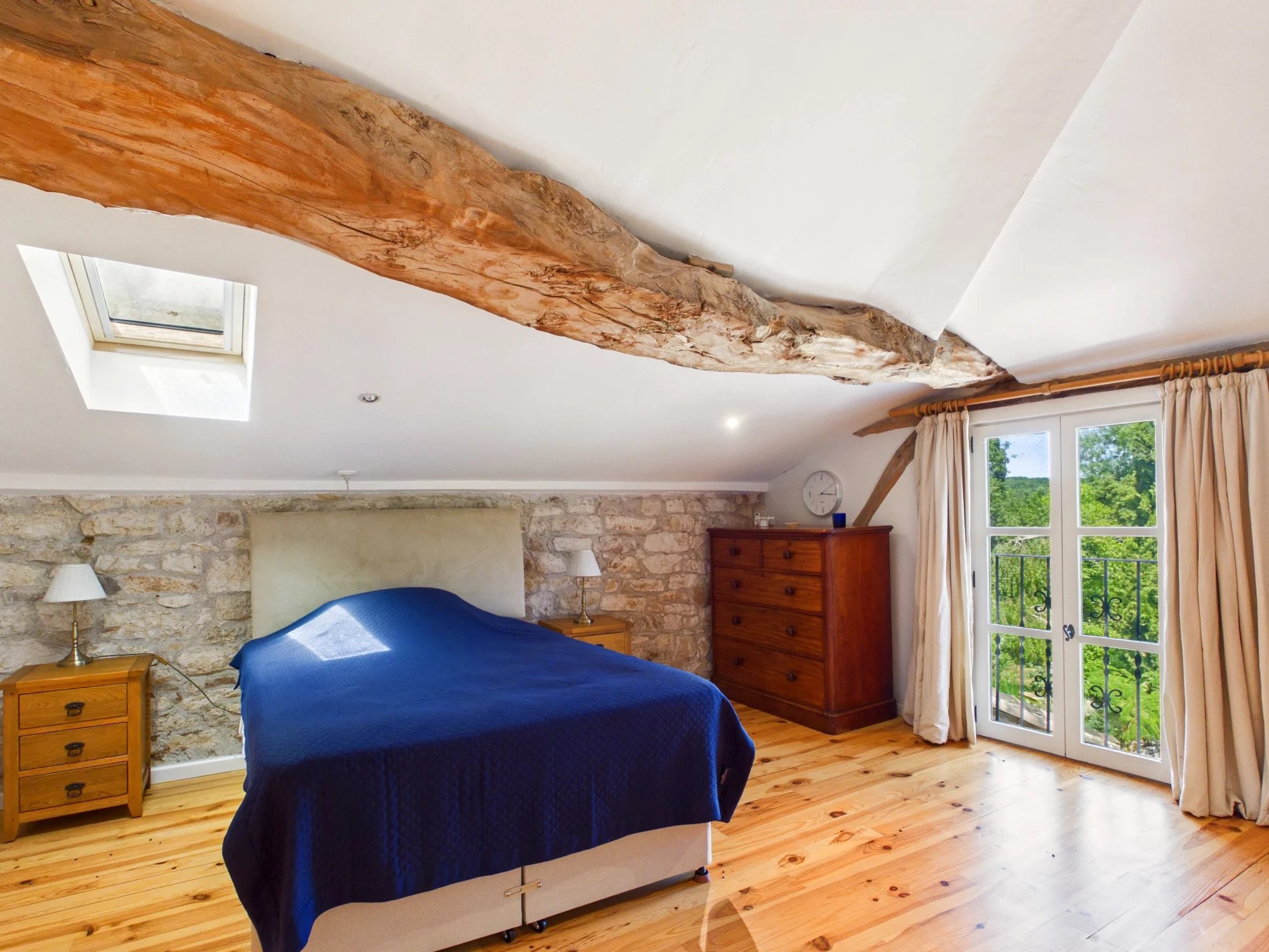Secluded 200 year old renovated 8 bedroom barn, Midi-Pyrénées – France – BVI85237