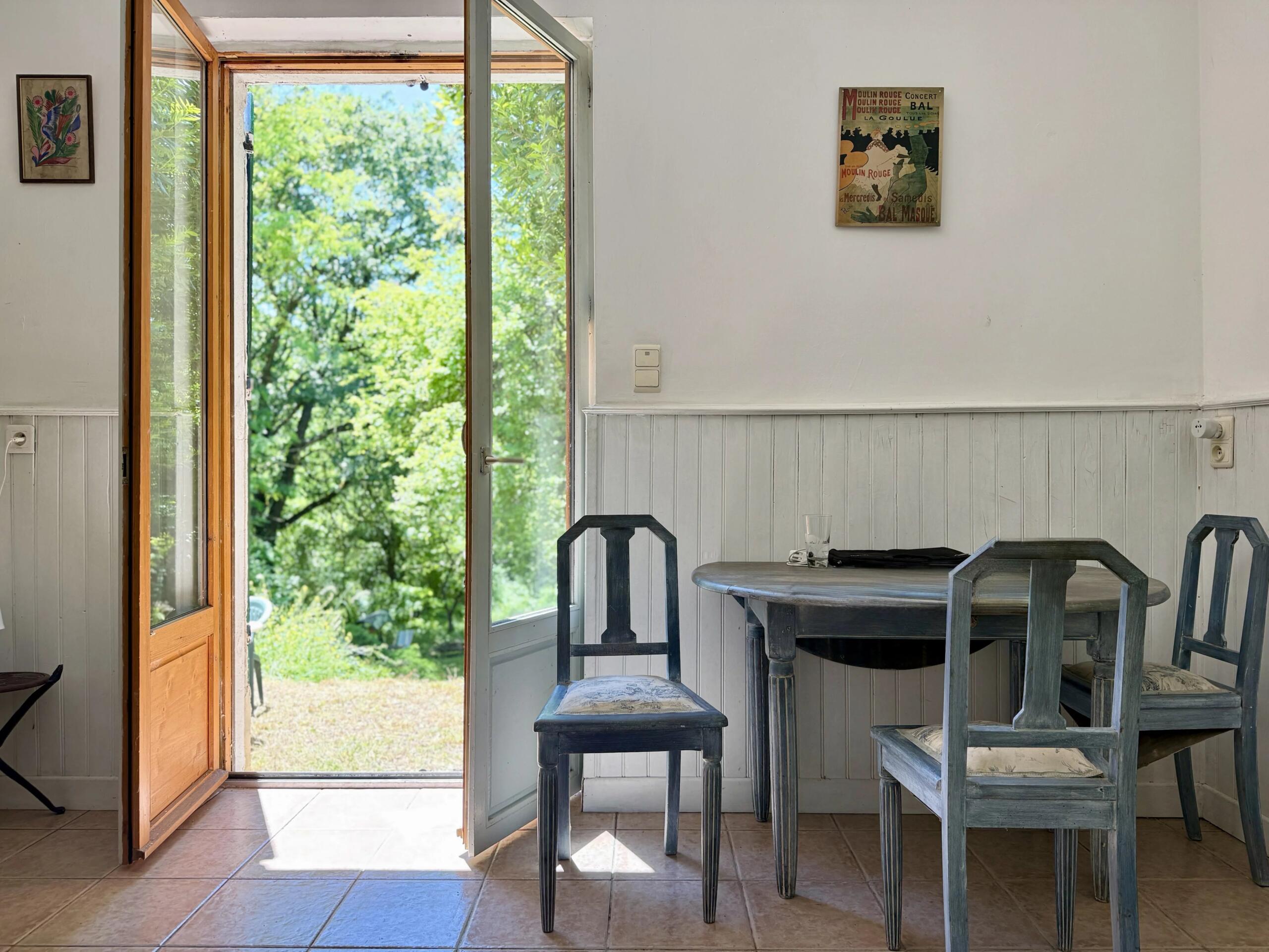 Former railway cottage in a tranquil spot with land, Languedoc-Roussillon – France – BVI85658