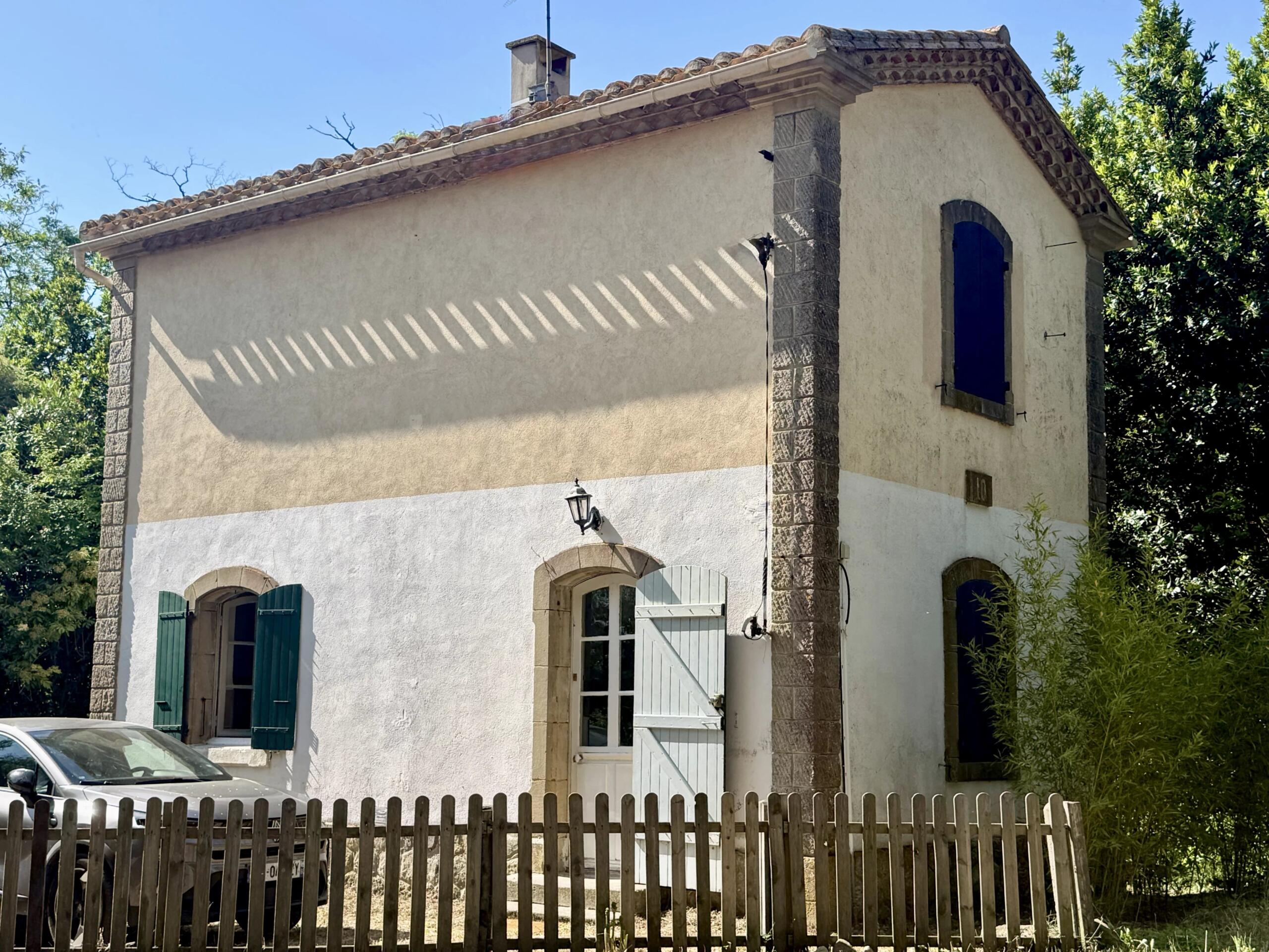 Former railway cottage in a tranquil spot with land, Languedoc-Roussillon – France – BVI85658