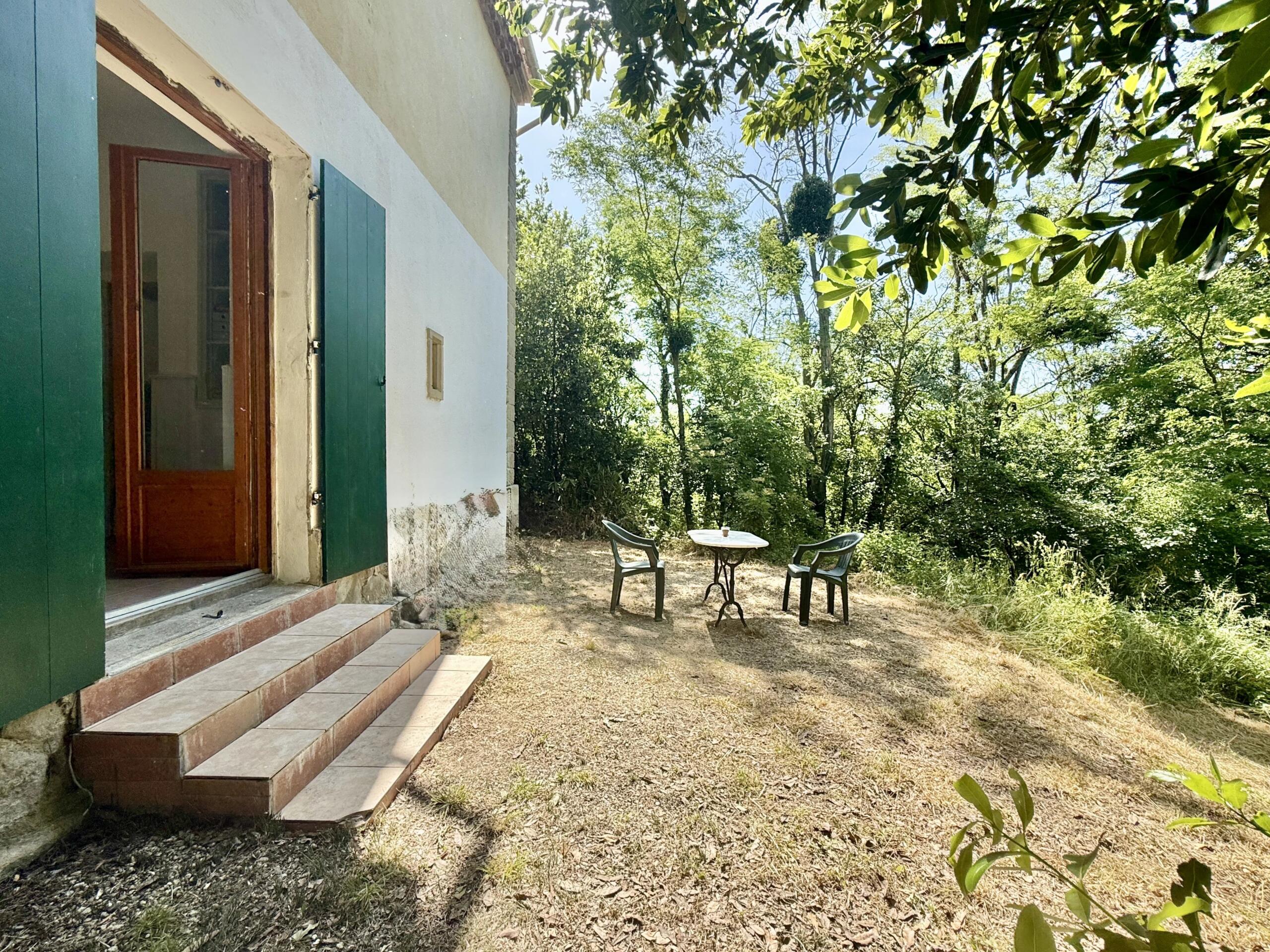 Former railway cottage in a tranquil spot with land, Languedoc-Roussillon – France – BVI85658