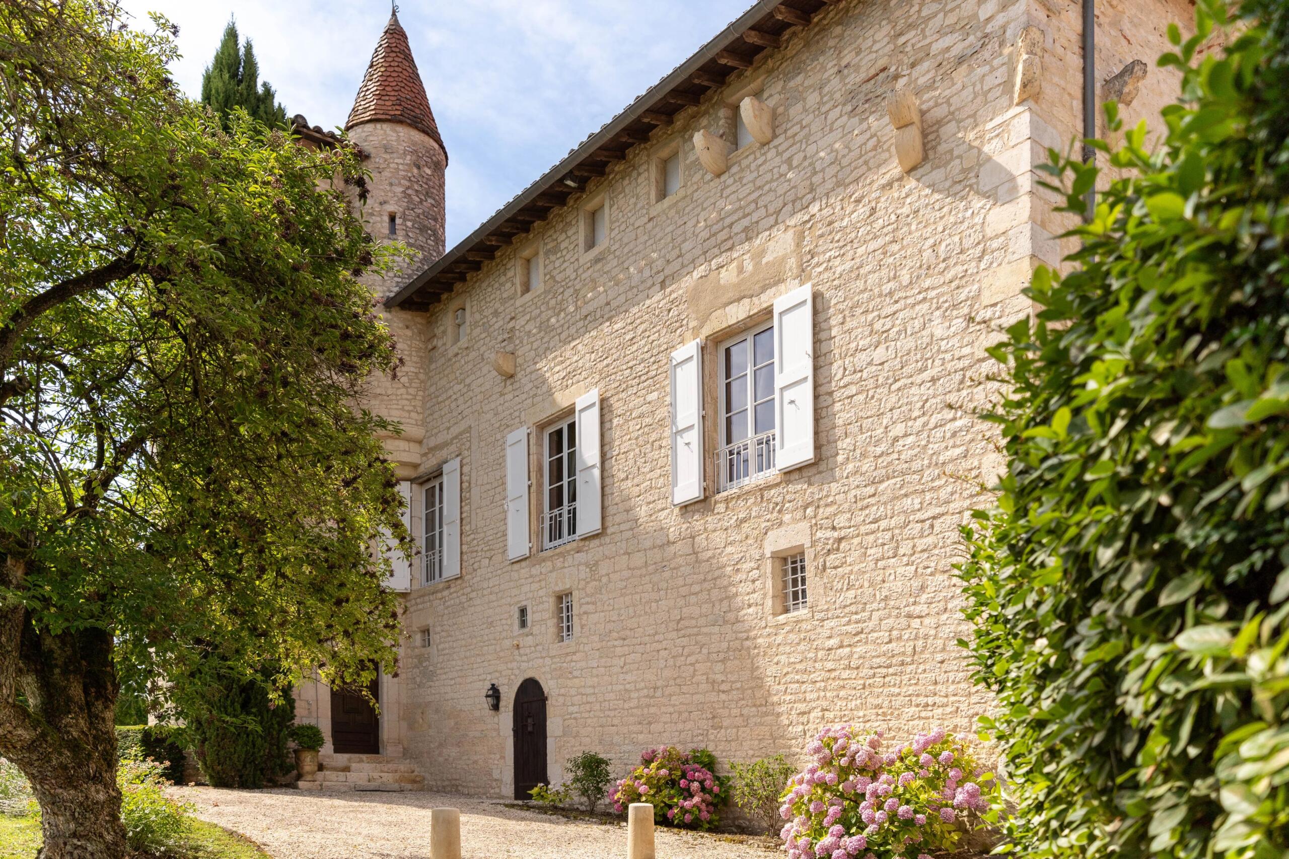 Magnificent 16th-Century Fortified Château Near Albi, Midi-Pyrénées – France – BVI85748