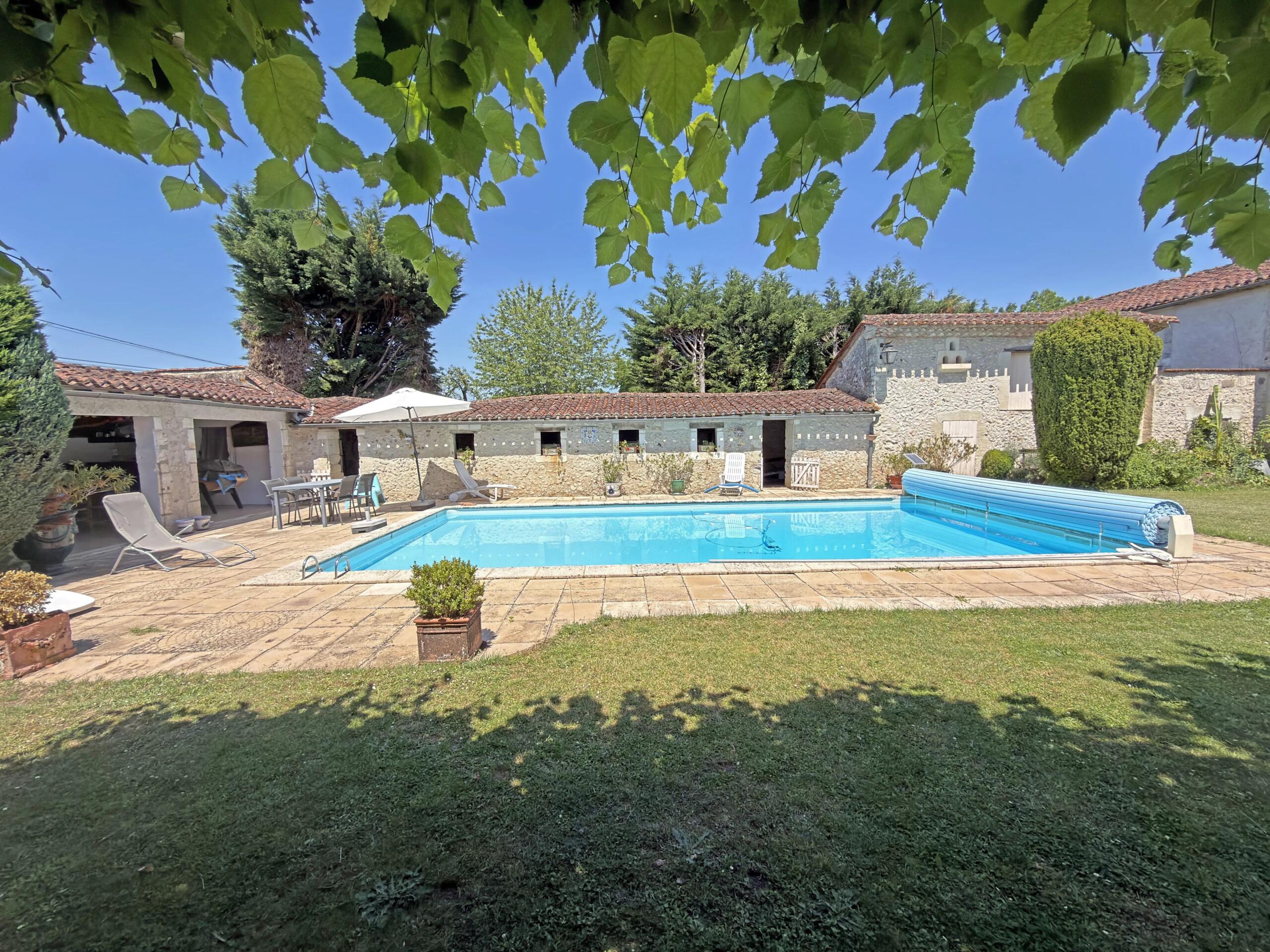 Fabulous Manor House with pool and outbuildings!, Aquitaine – France – BVI85557