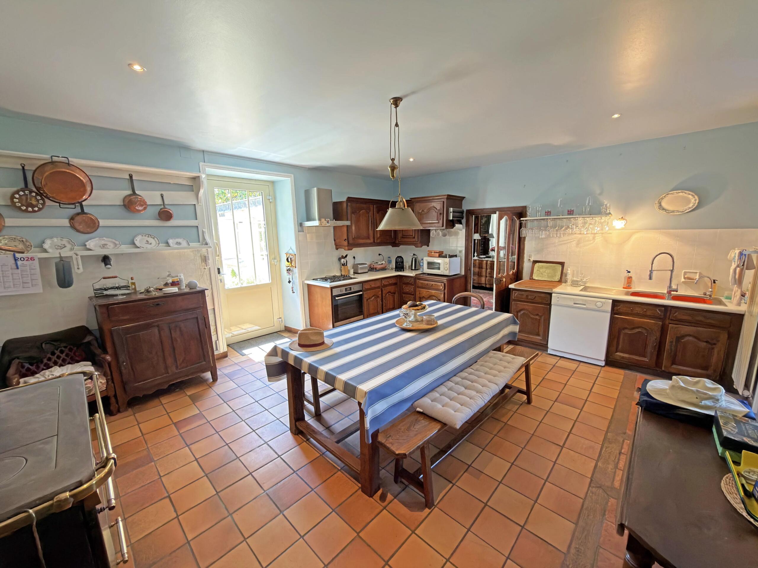 Fabulous Manor House with pool and outbuildings!, Aquitaine – France – BVI85557