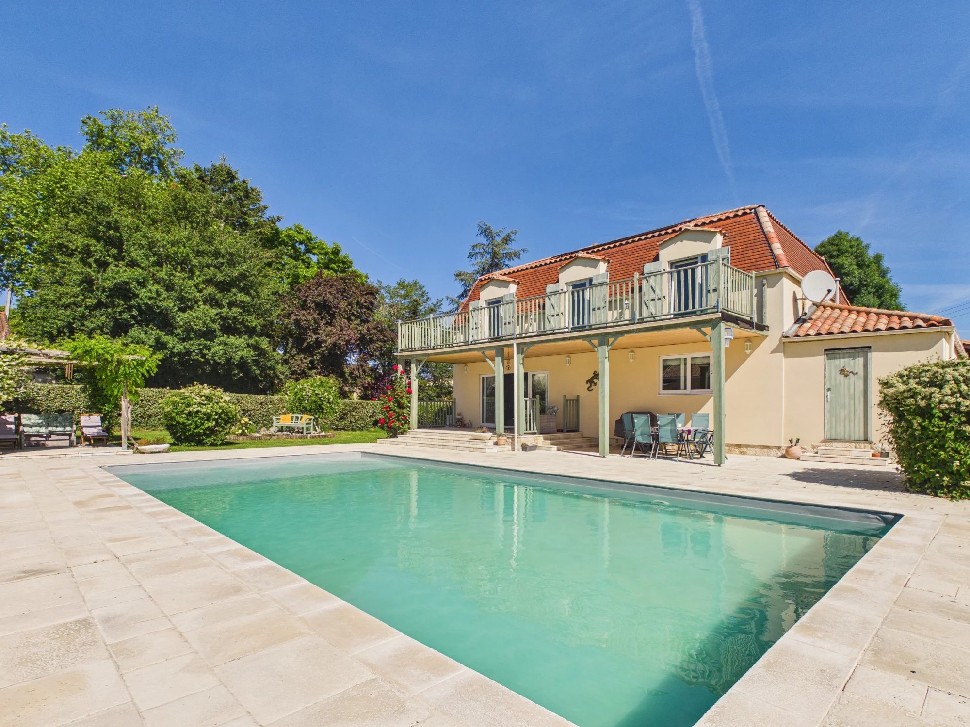 Beautiful, energy efficient house with stunning views close to Bergerac, Aquitaine – France – BVI85469