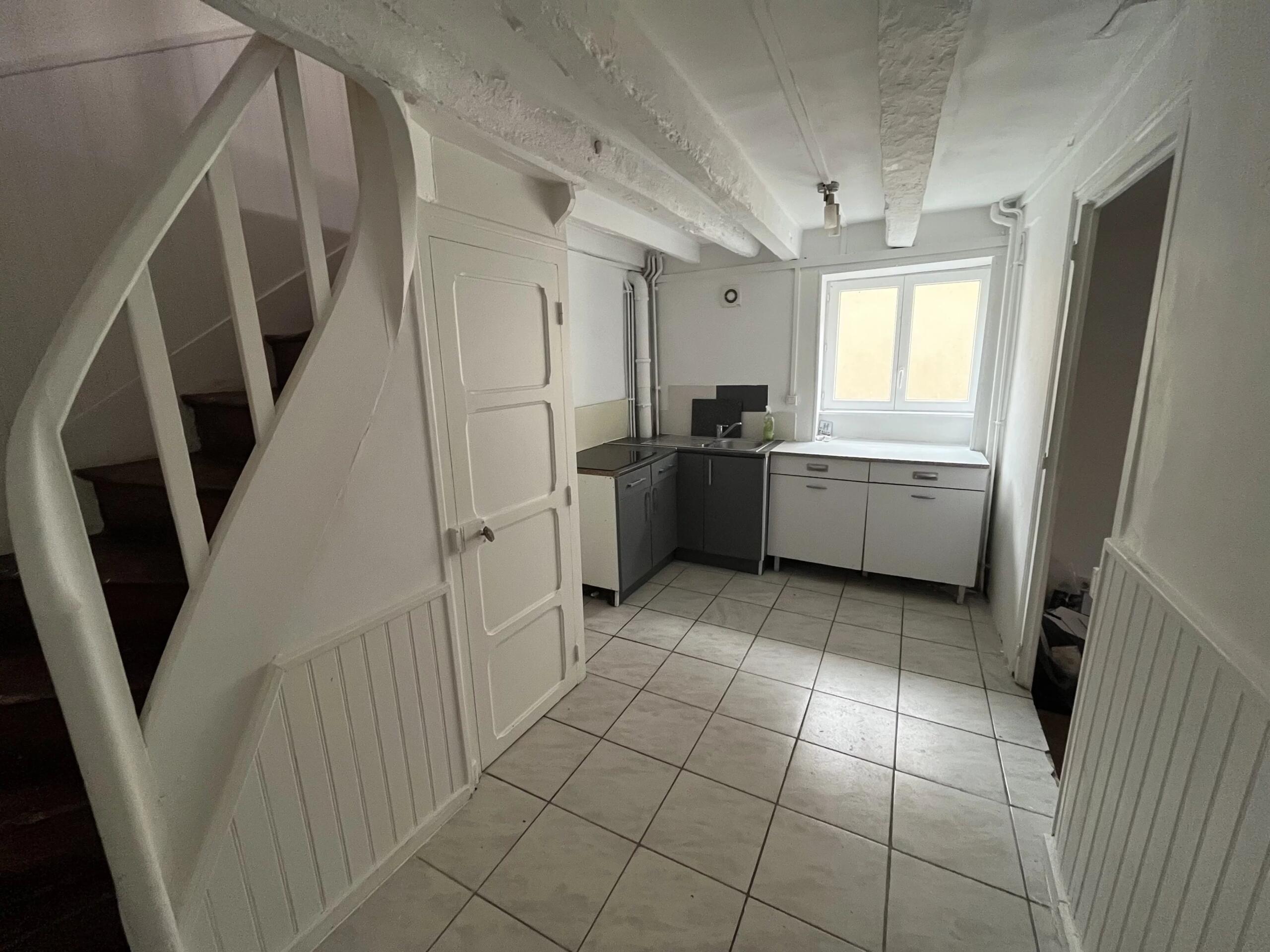 Superb end terrace with garden in the heart of a historic town, Poitou-Charentes – France – BVI84582