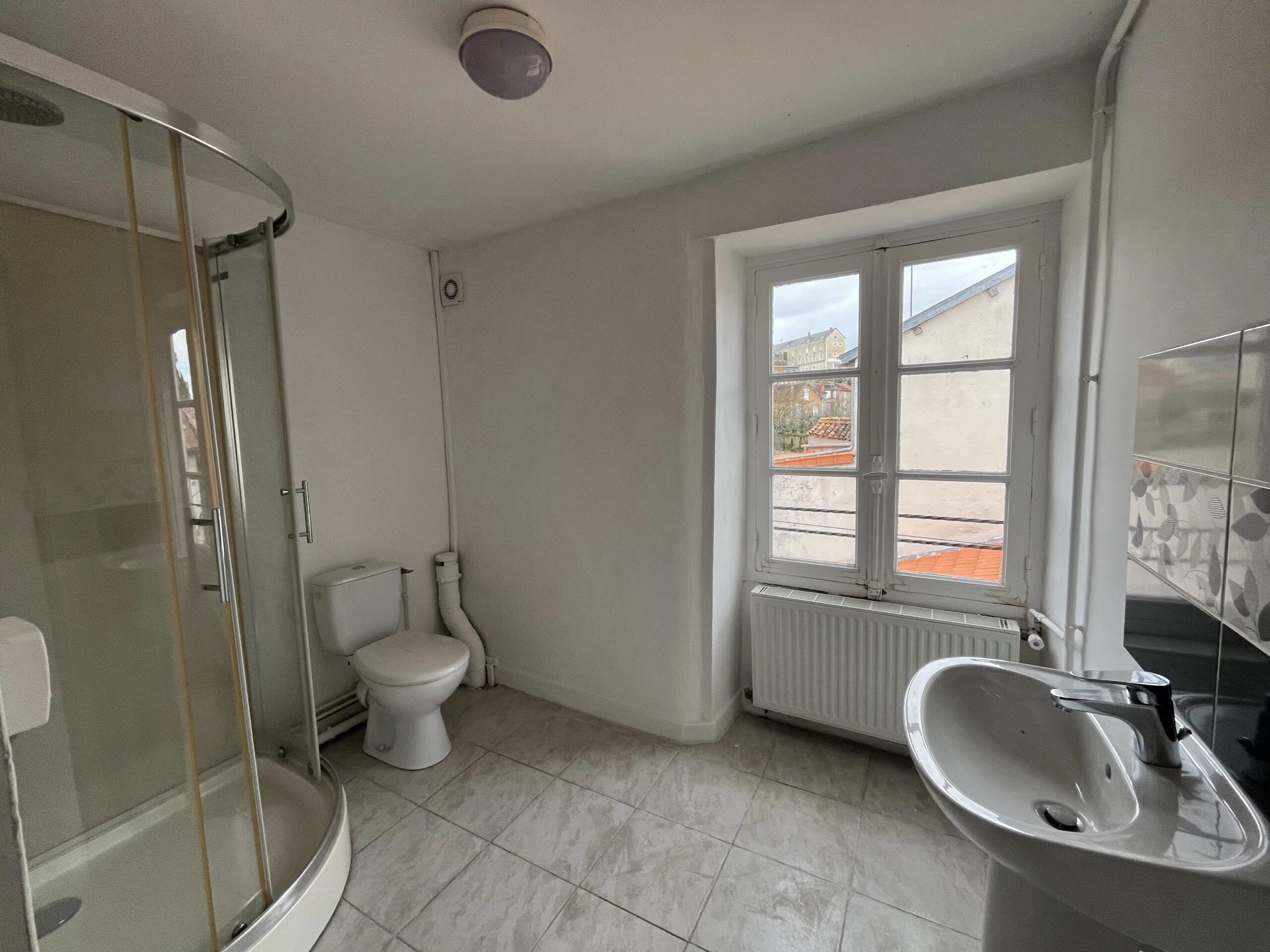 Superb end terrace with garden in the heart of a historic town, Poitou-Charentes – France – BVI84582