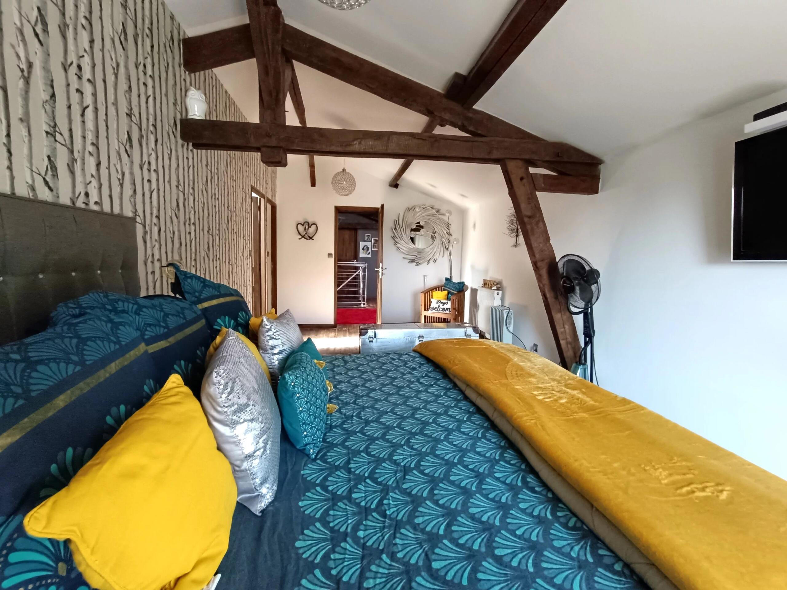 An idyllic setting, with no neighbours!, Poitou-Charentes – France – BVI85580
