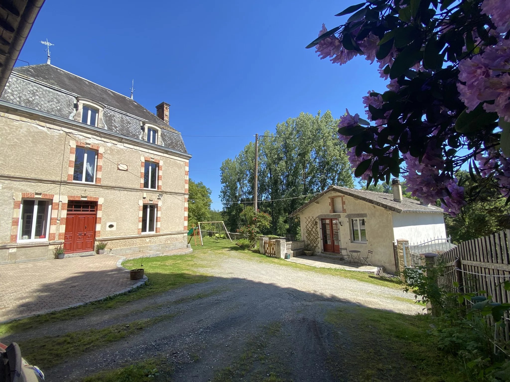 Magnificent riverside property with revenue potential, Limousin – France – BVI85488