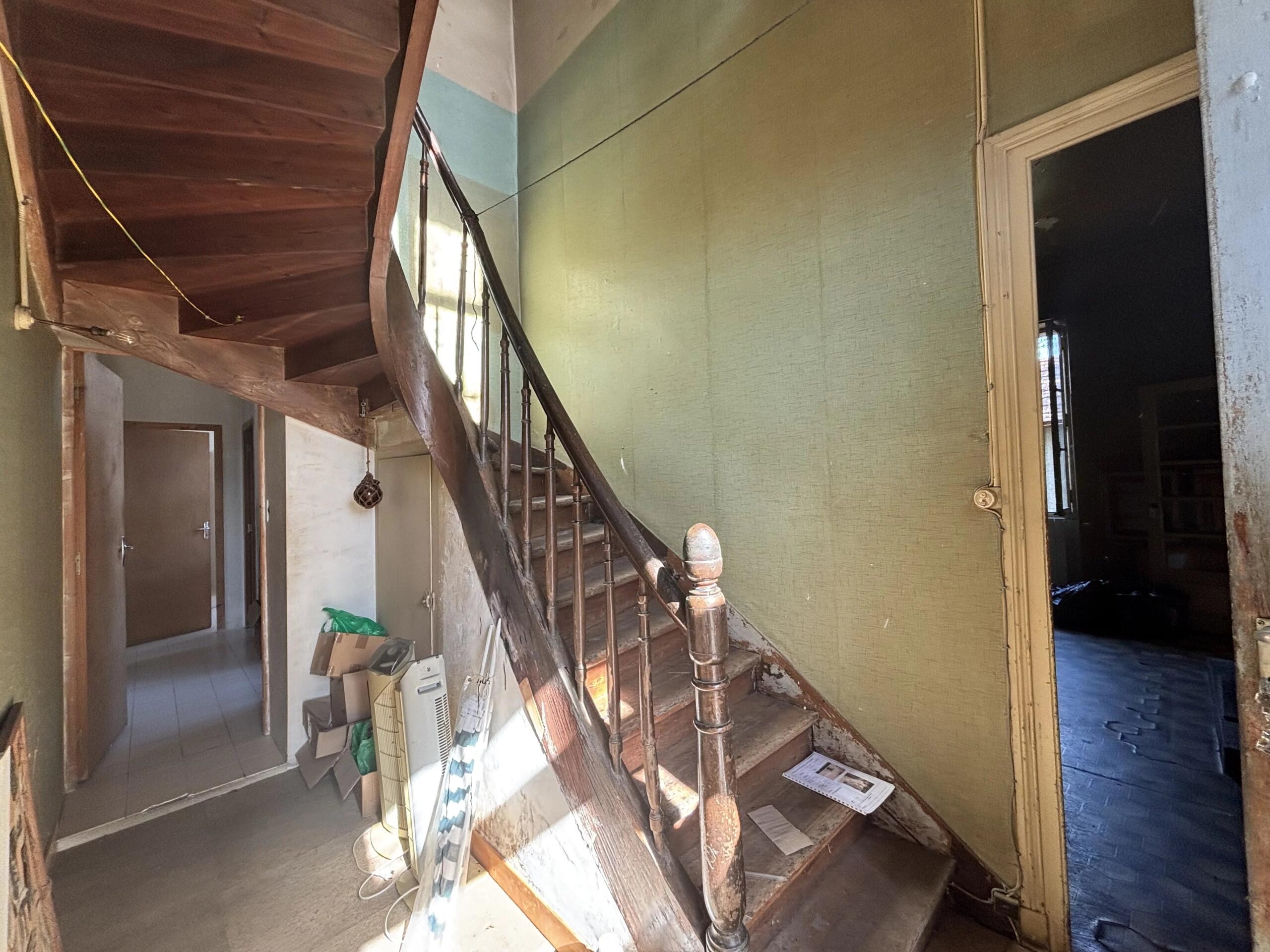 Large Character House for Total Renovation in Quiet Setting, Aquitaine – France – BVI85366