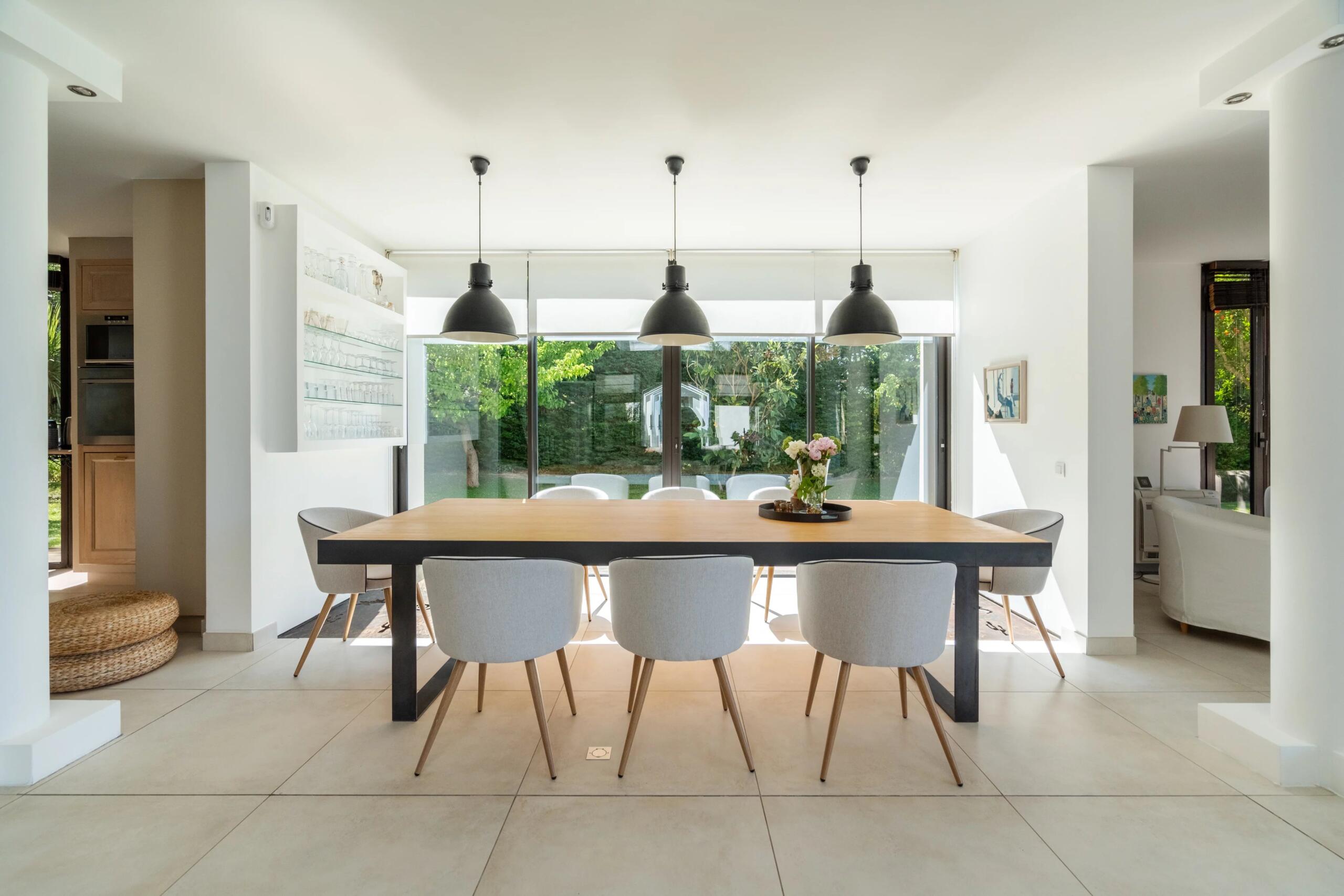 Éguilles – Exceptional Contemporary Property with Panoramic Views, Infinity Pool and 2,700 sqm Landscaped Grounds, Provence-Alpes-Côte d’Azur – France – BVI85868