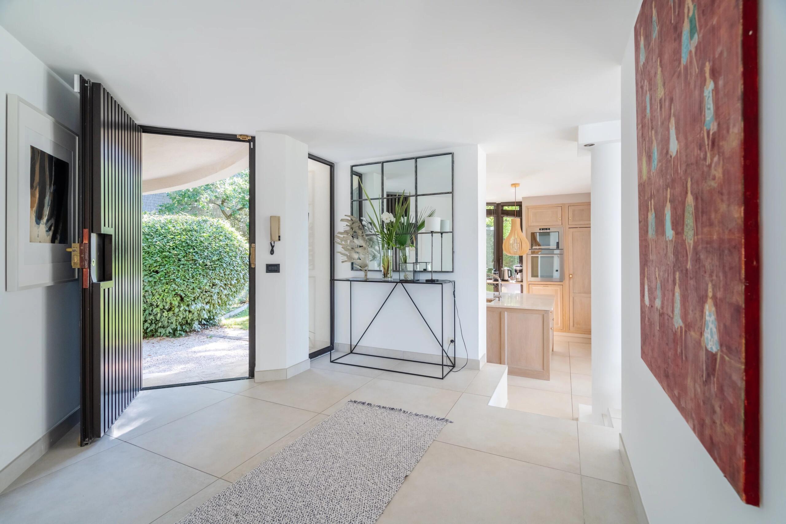 Éguilles – Exceptional Contemporary Property with Panoramic Views, Infinity Pool and 2,700 sqm Landscaped Grounds, Provence-Alpes-Côte d’Azur – France – BVI85868