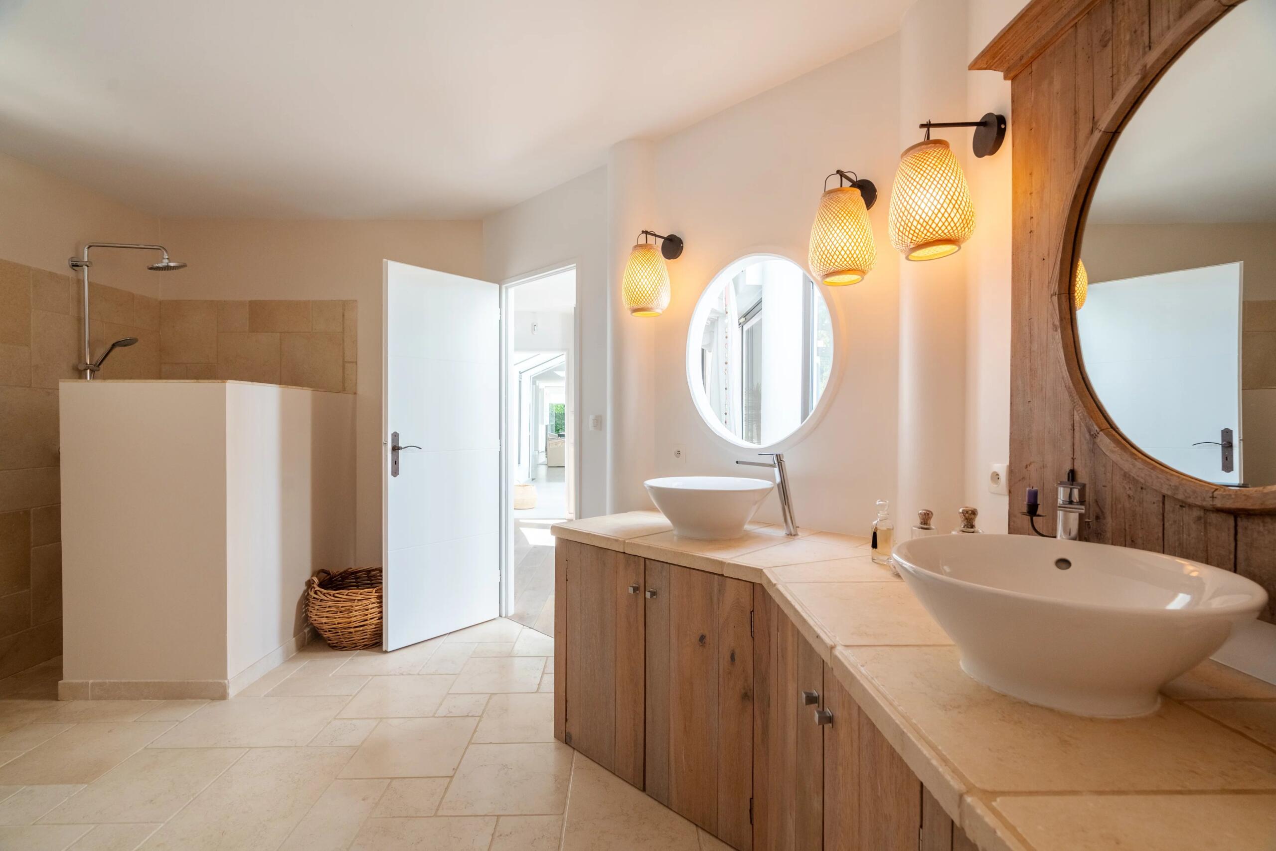 Éguilles – Exceptional Contemporary Property with Panoramic Views, Infinity Pool and 2,700 sqm Landscaped Grounds, Provence-Alpes-Côte d’Azur – France – BVI85868