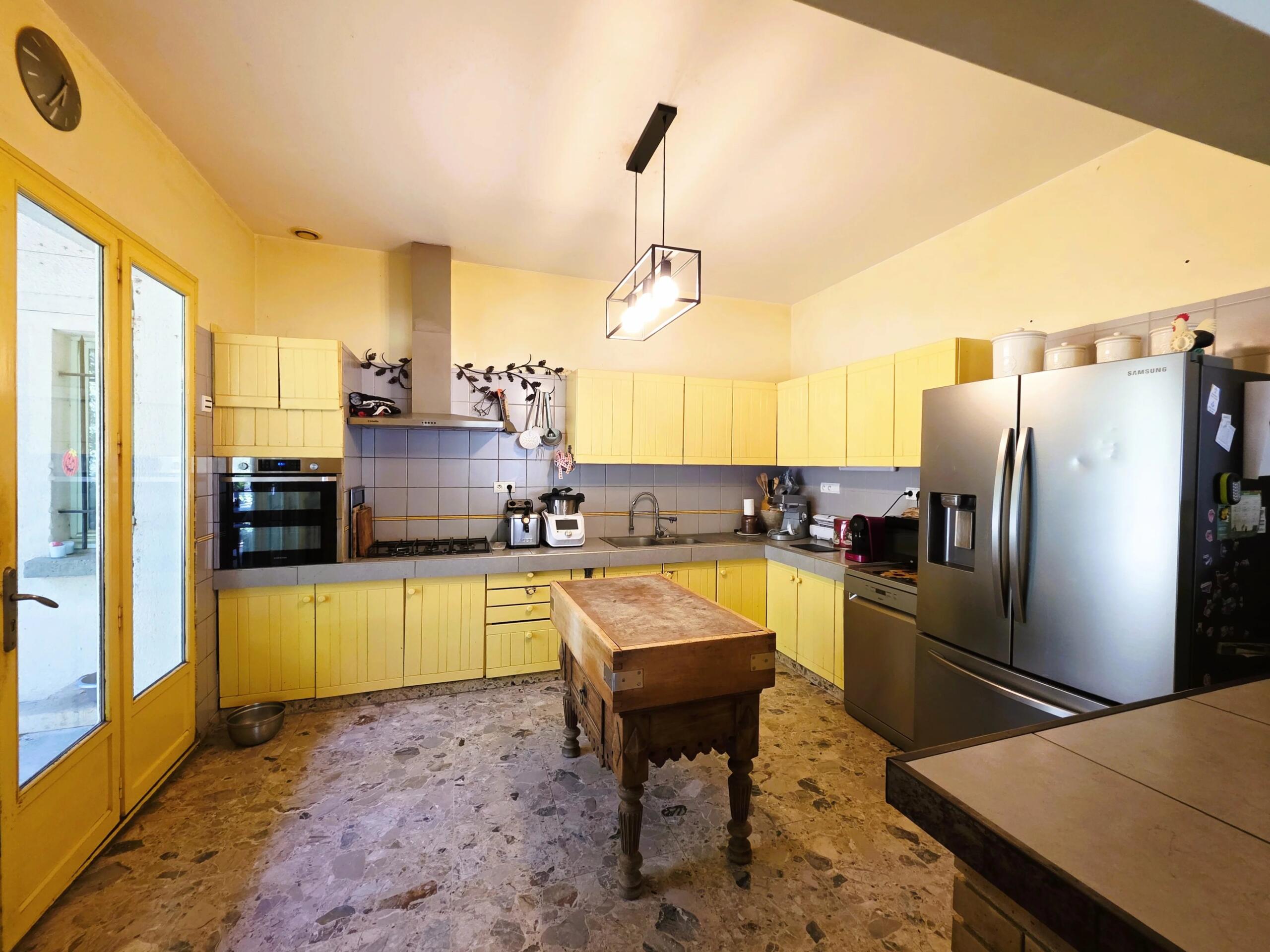 Spacious Family Home in a Peaceful Woodland Setting Near Blasimon, Aquitaine – France – BVI64500