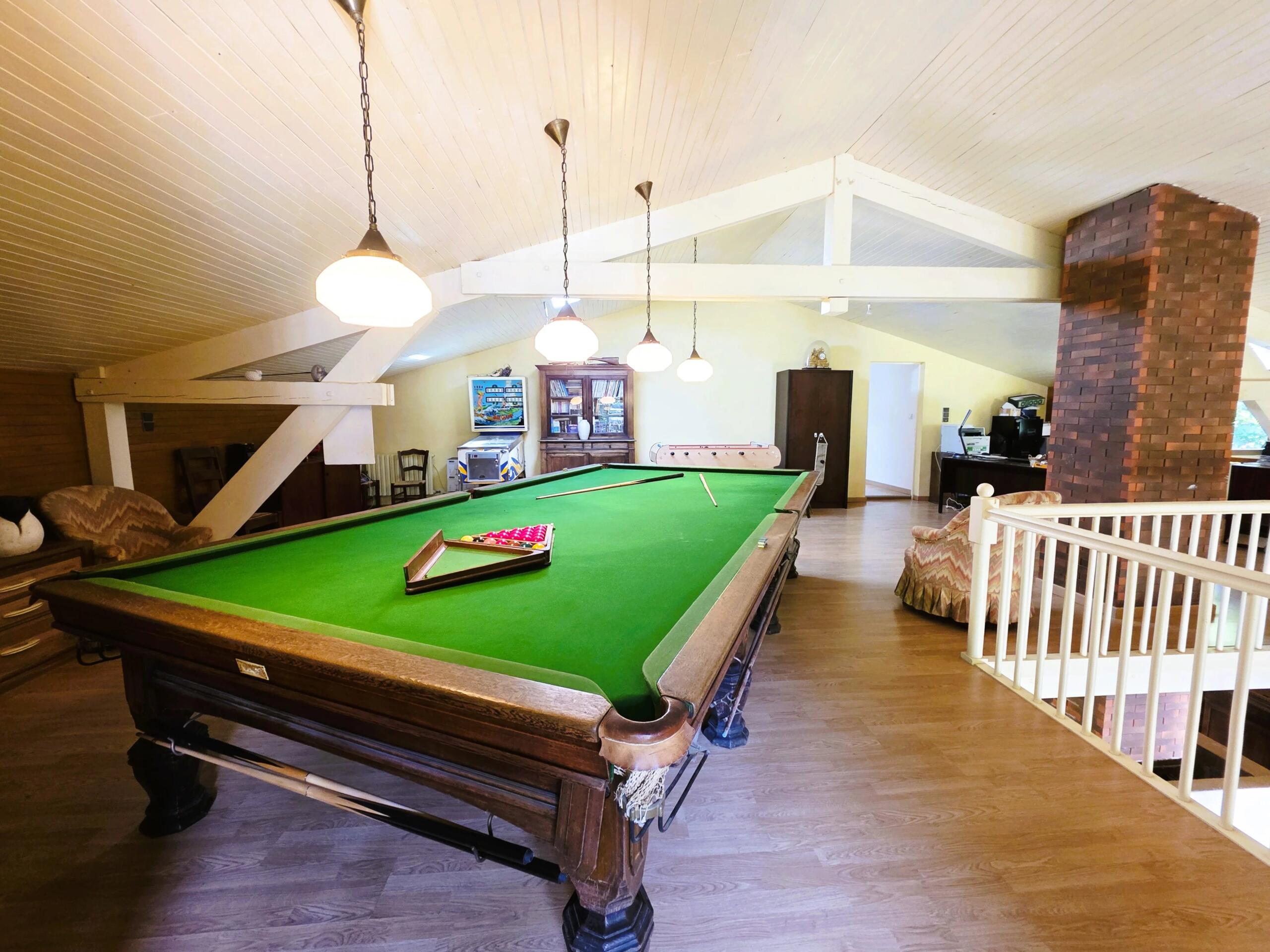 Spacious Family Home in a Peaceful Woodland Setting Near Blasimon, Aquitaine – France – BVI64500