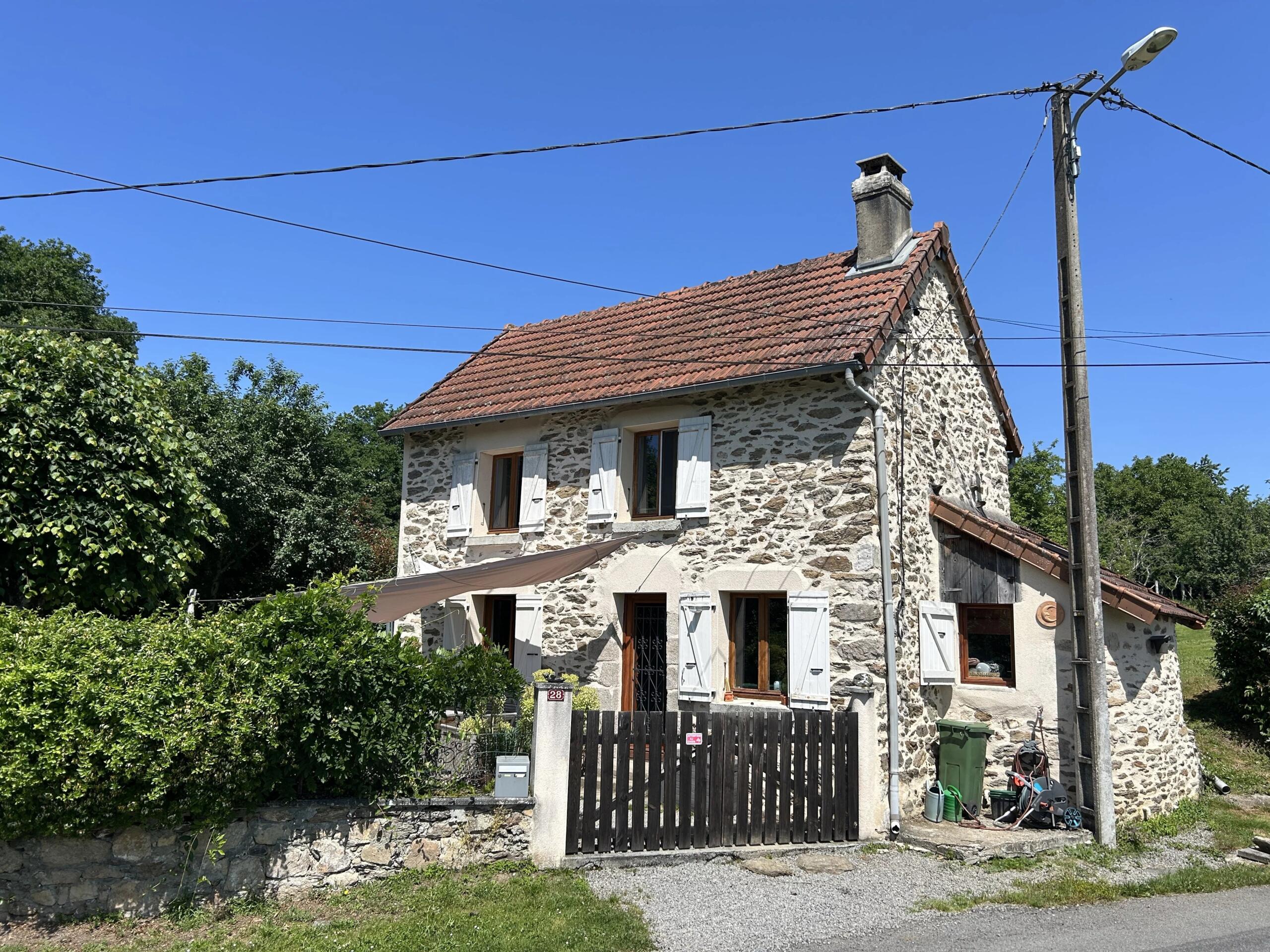 Pretty 1-bedroom cottage with panoramic views, Limousin – France – BVI85835