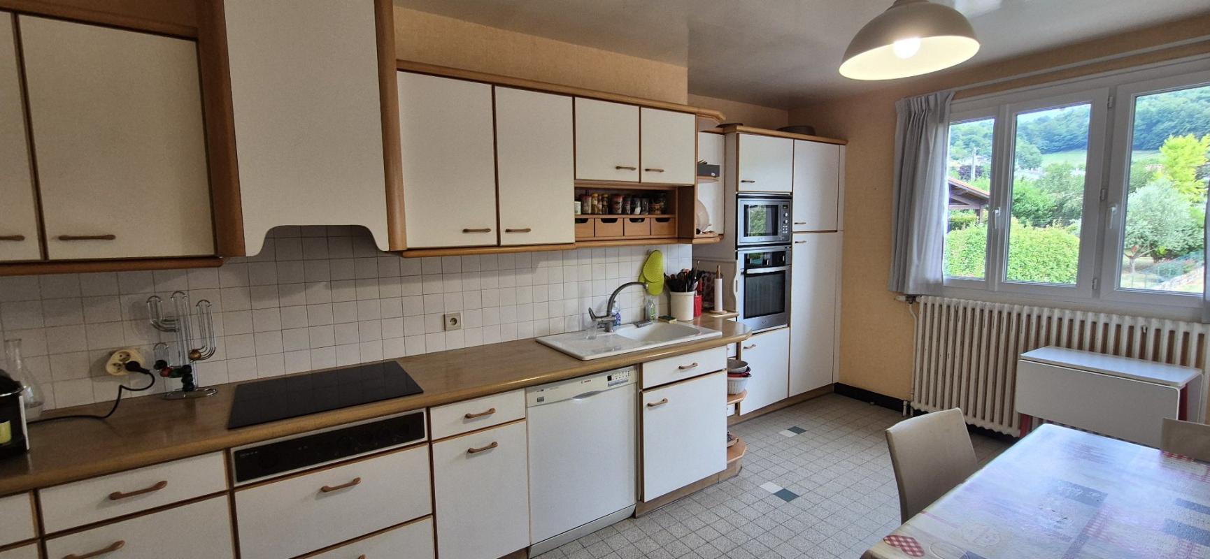 5 bedroom maison in Foix, Ariège, France