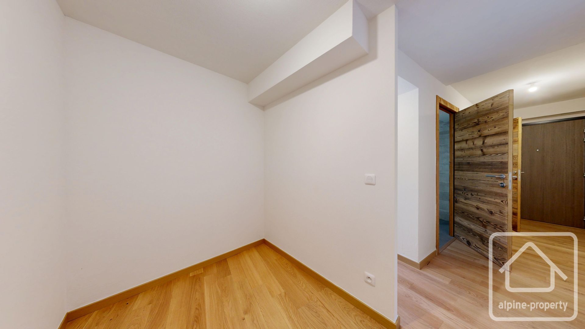 A Rare Opportunity To Acquire A Brand New Apartment Right In The Centre Of Chatel. – SOLDANELLESB1