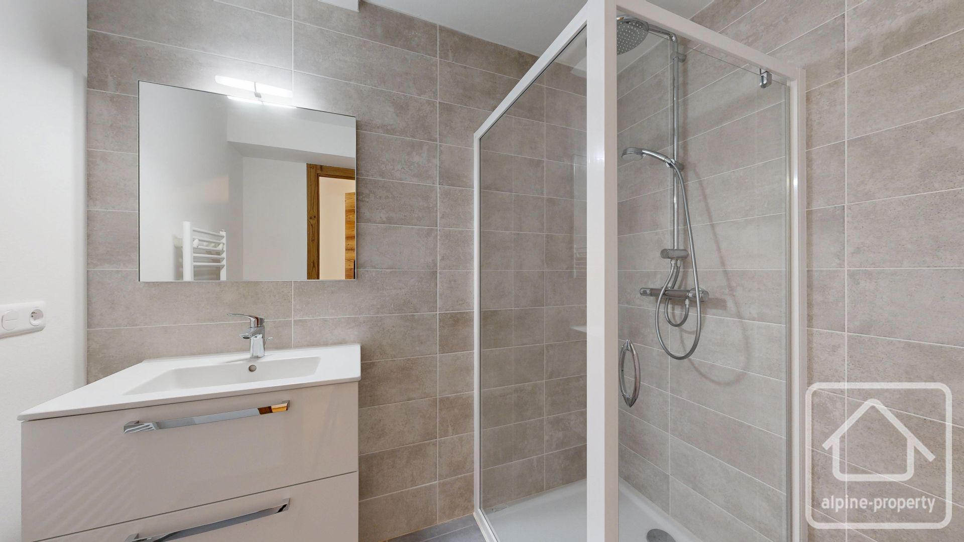 A Rare Opportunity To Acquire A Brand New Apartment Right In The Centre Of Chatel. – SOLDANELLESB1