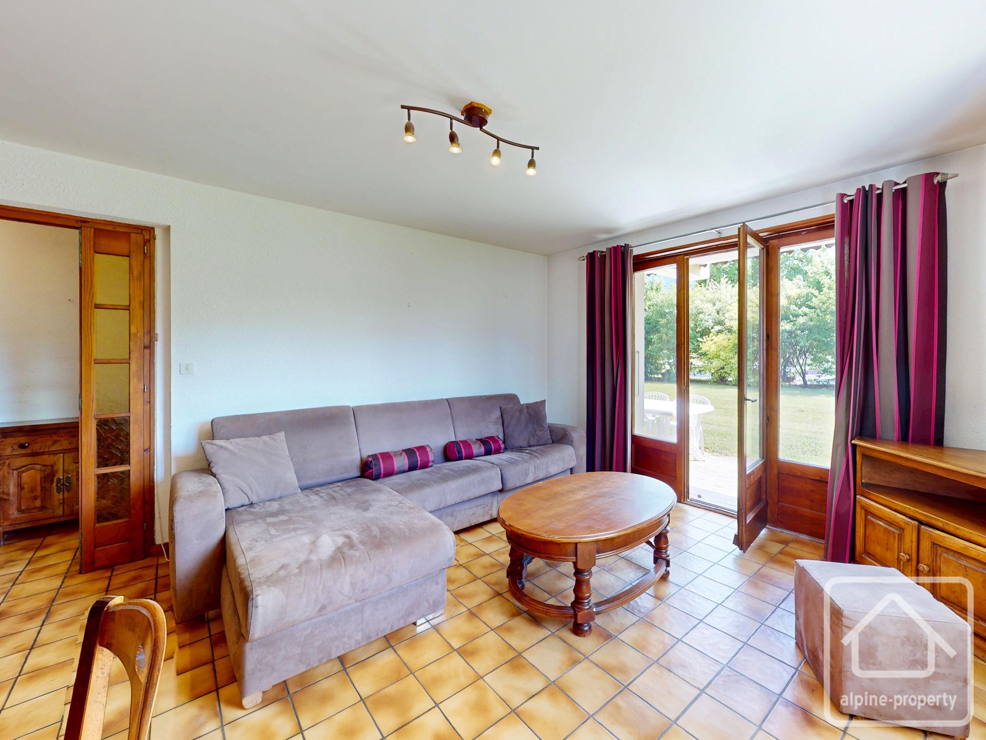A Delightful 41m² 1 Bedroom Ground-floor Apartment In Samoëns, Steps From The Ski Bus, Featuring A Terrace, Cellar, And Shared Parking. – MELEZESAM