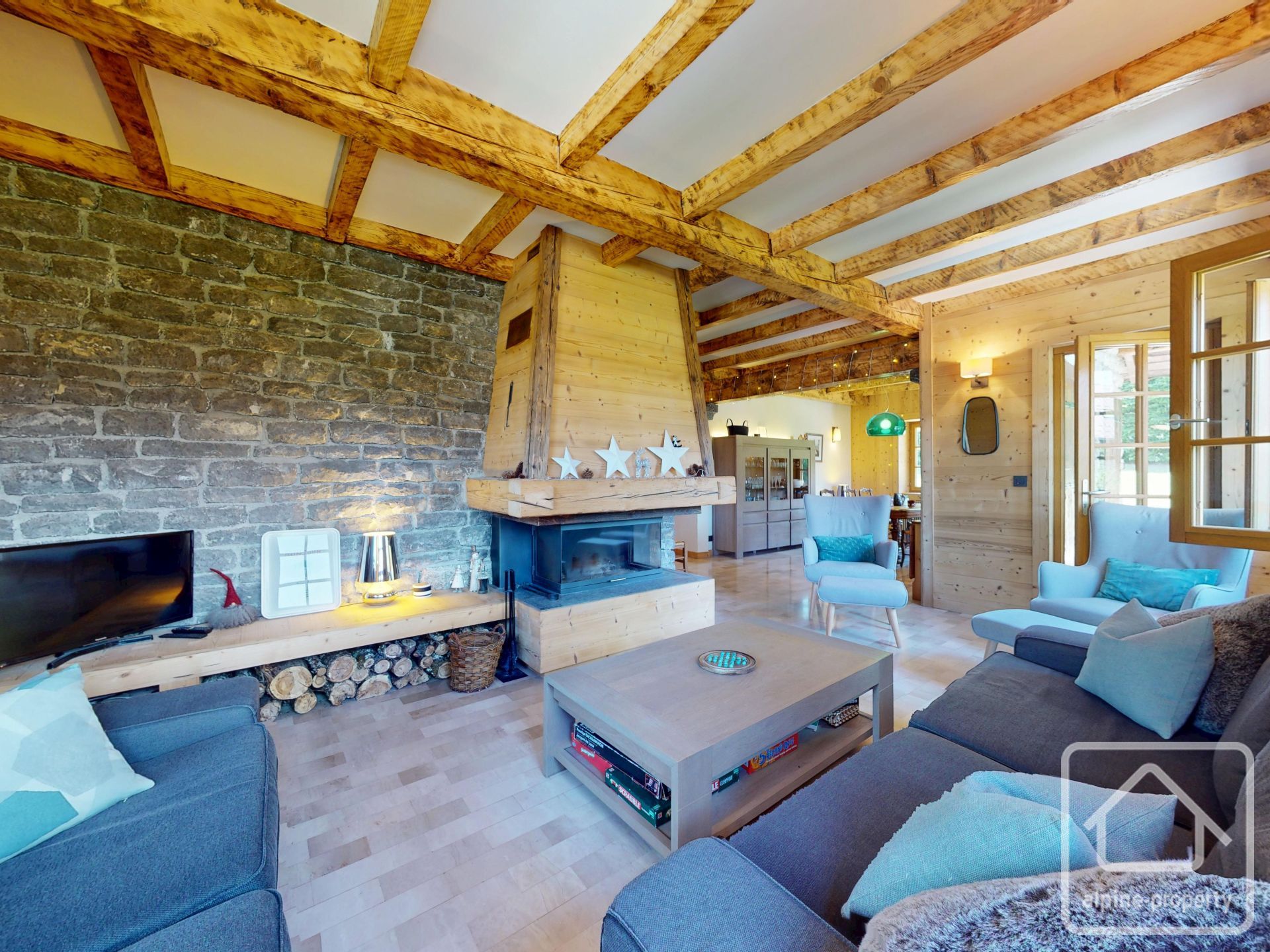 7-bedroom Chalet With 3 Bathrooms, Garage, Carport And Garden, At The Foot Of The Télécabine. – MERLETTE