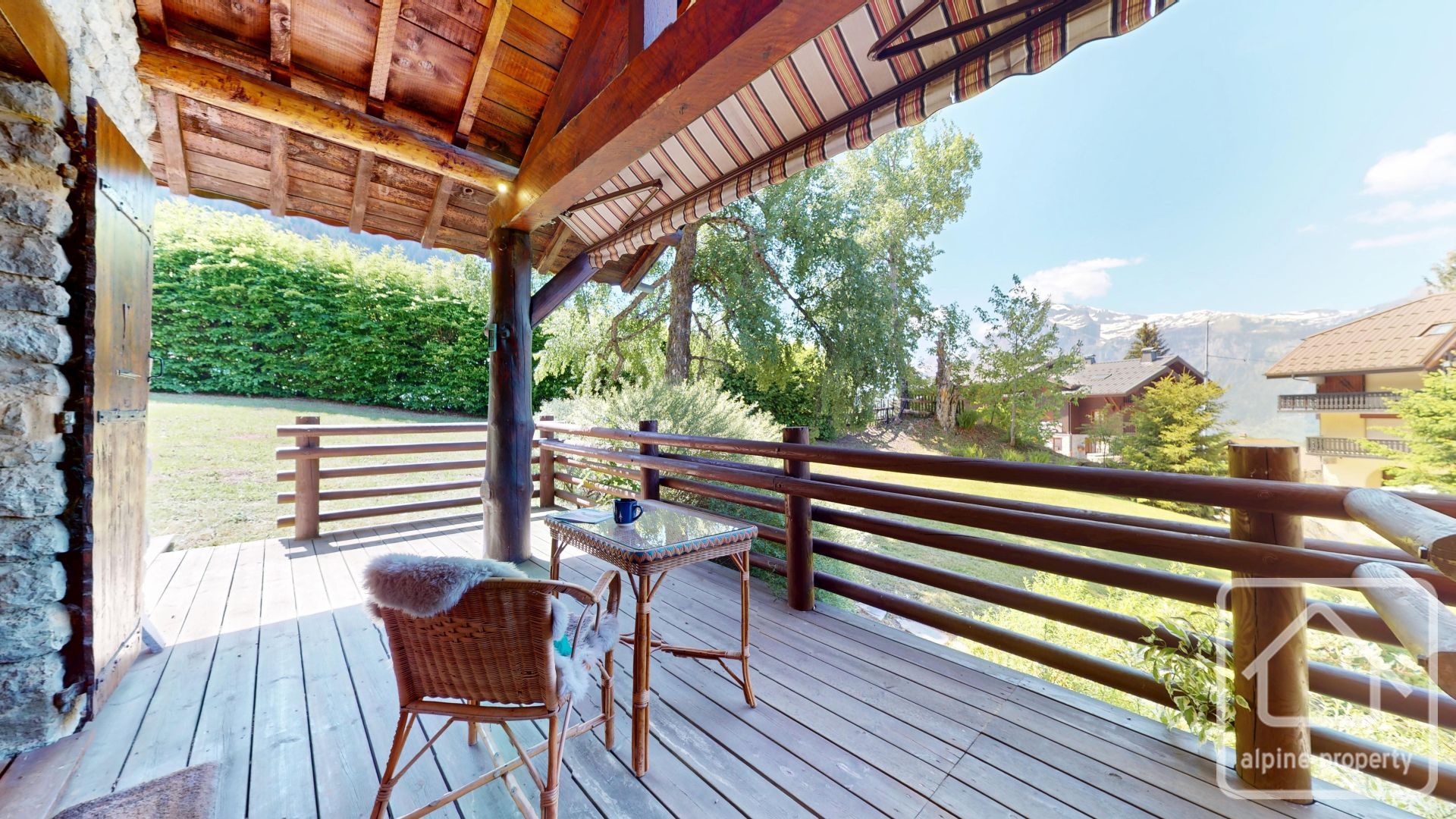 7-bedroom Chalet With 3 Bathrooms, Garage, Carport And Garden, At The Foot Of The Télécabine. – MERLETTE