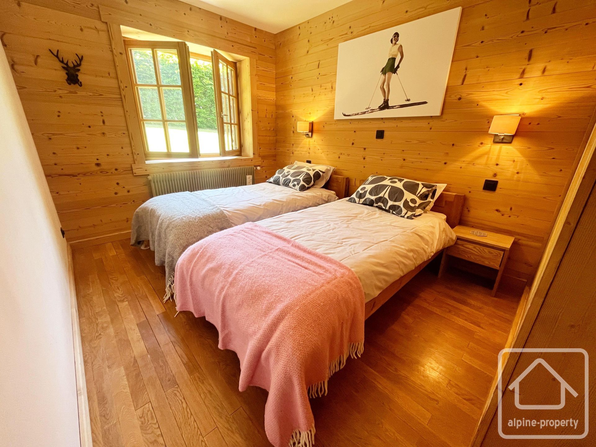 7-bedroom Chalet With 3 Bathrooms, Garage, Carport And Garden, At The Foot Of The Télécabine. – MERLETTE