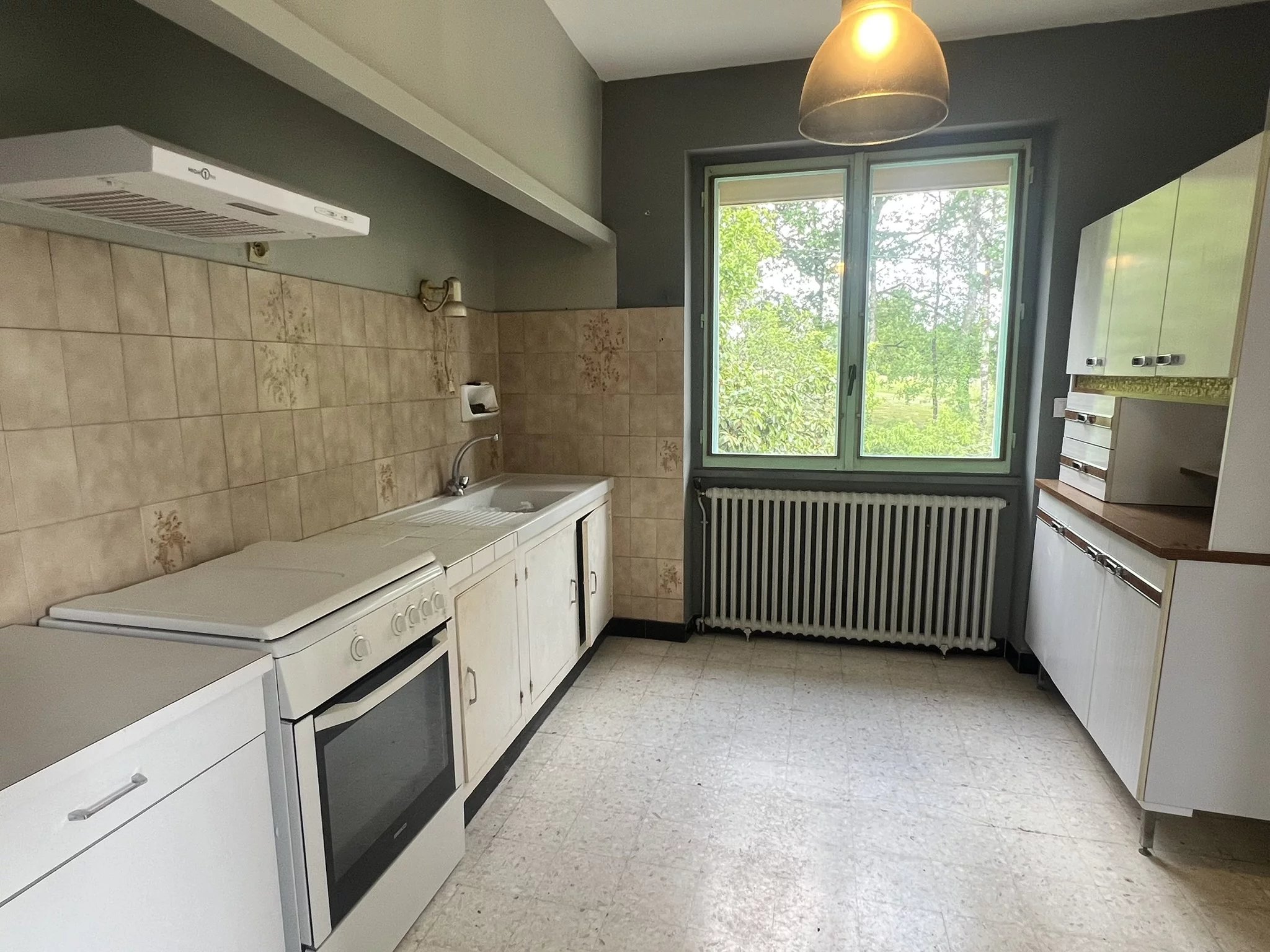 Detached House with Garden and Garage – Peaceful Setting Close to Amenities, Aquitaine – France – BVI85133