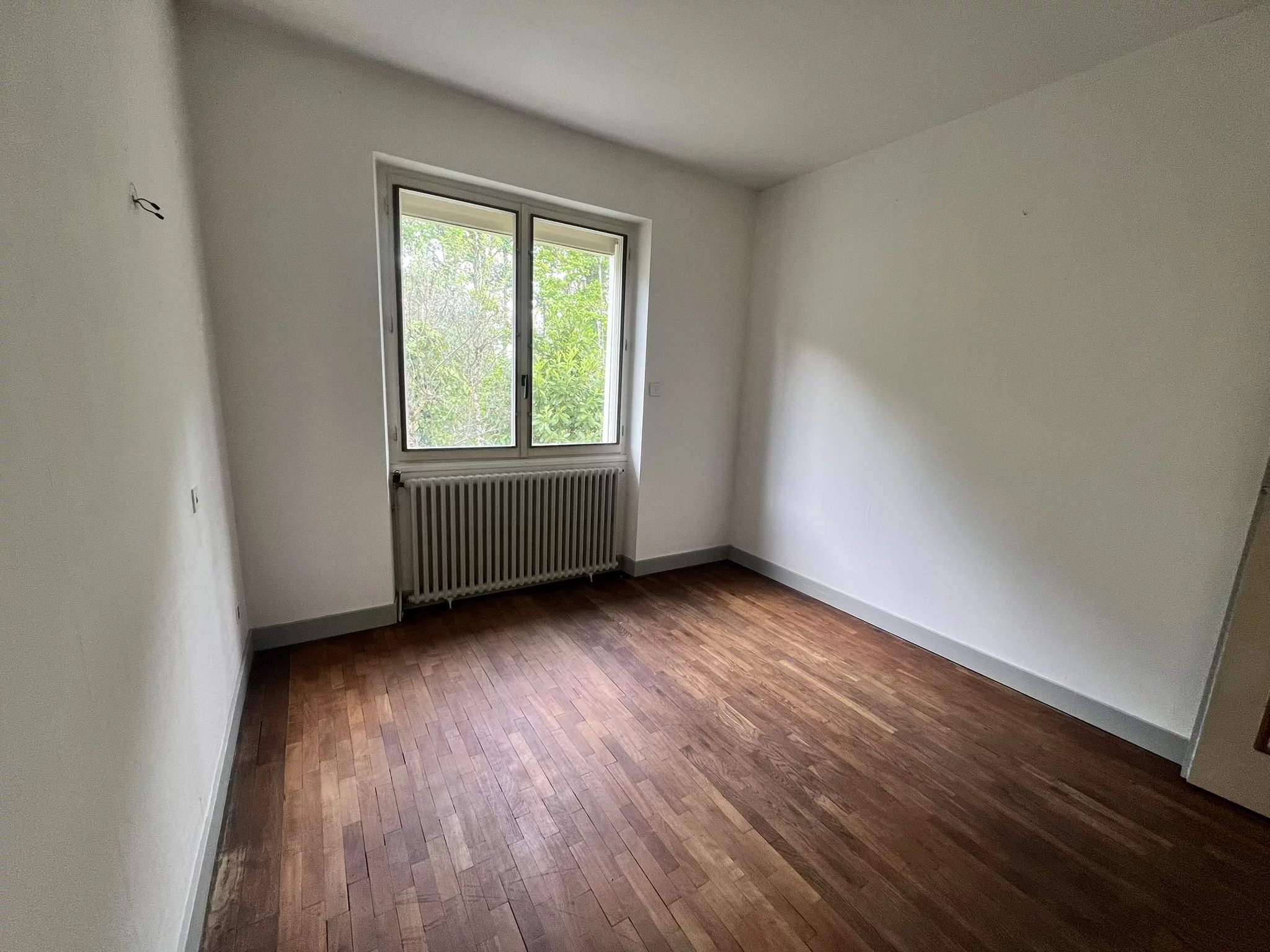 Detached House with Garden and Garage – Peaceful Setting Close to Amenities, Aquitaine – France – BVI85133