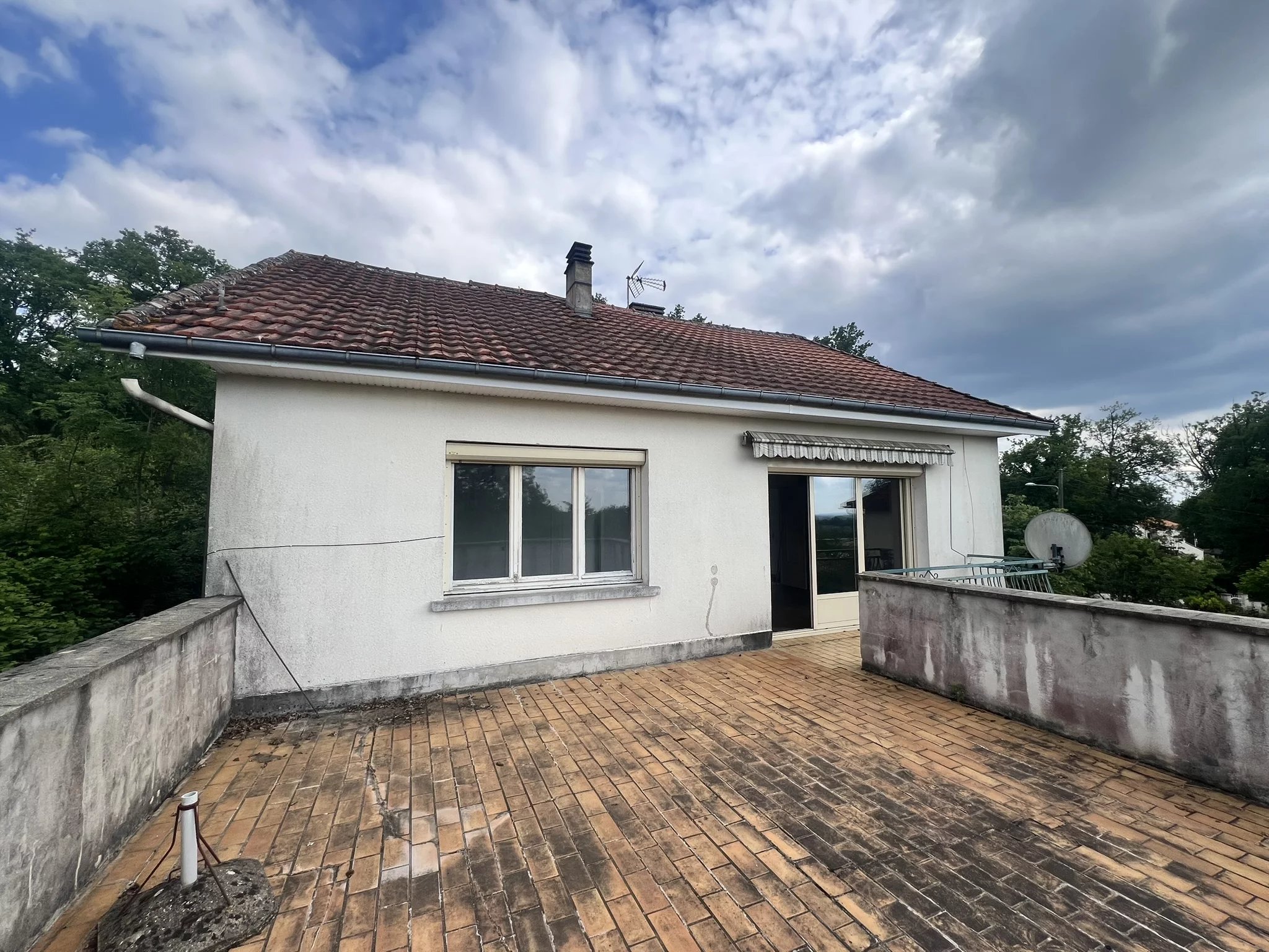 Detached House with Garden and Garage – Peaceful Setting Close to Amenities, Aquitaine – France – BVI85133