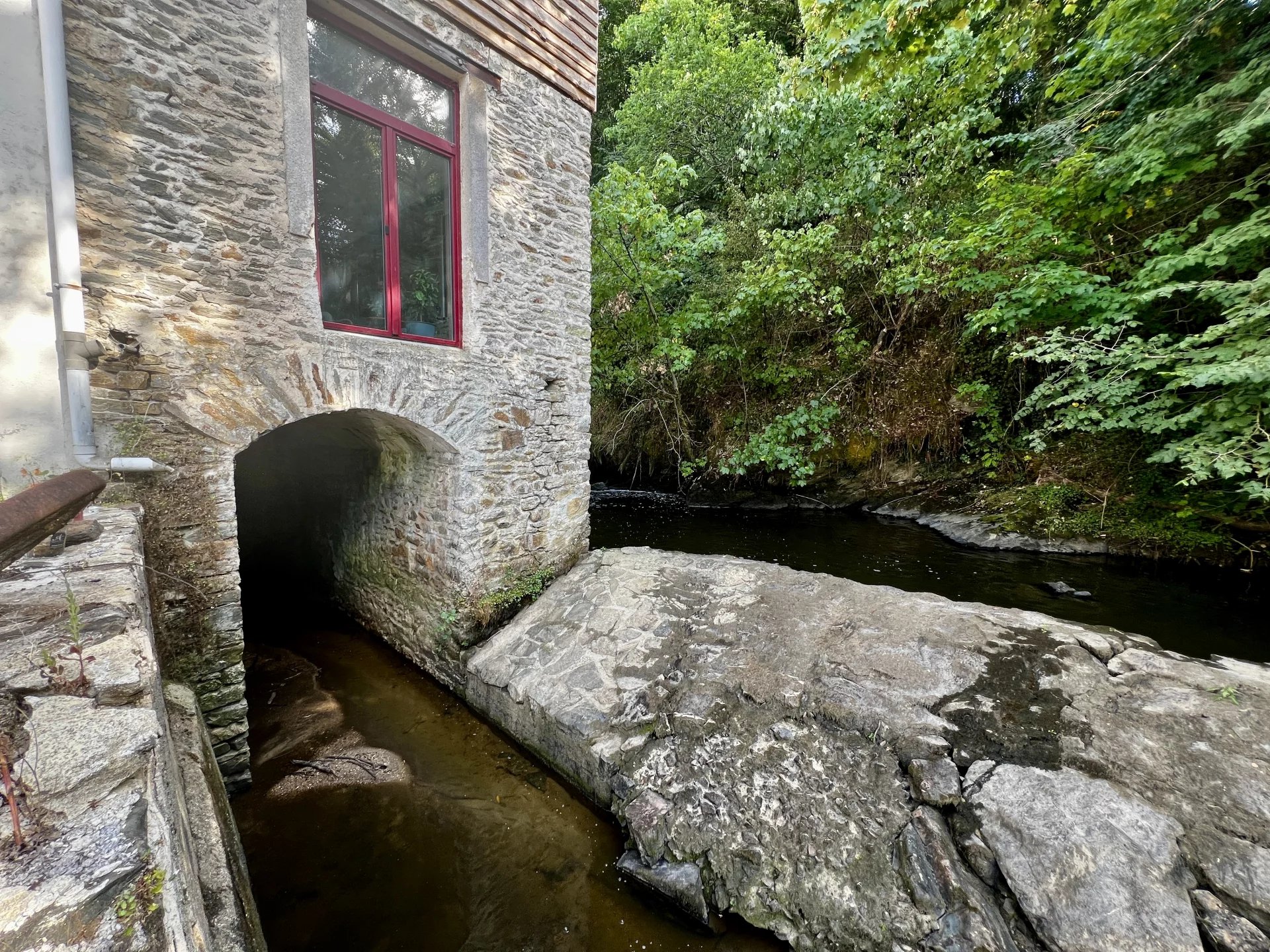 19th-Century Riverside Mill with Guest Annexe, Limousin – France – BVI81675