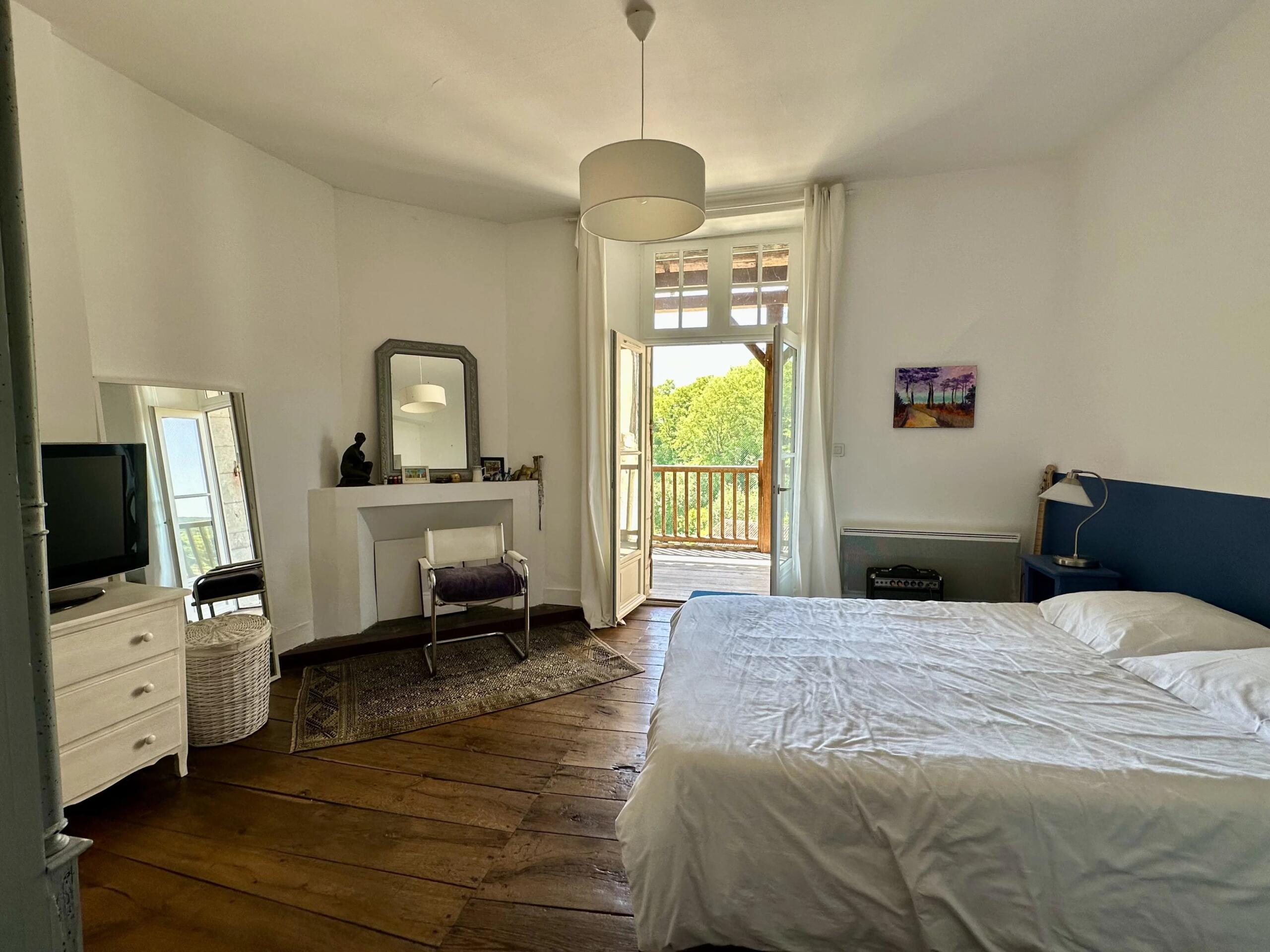 Charming Townhouse in the Heart of of lively listed village with panoramique views, Poitou-Charentes – France – BVI85933