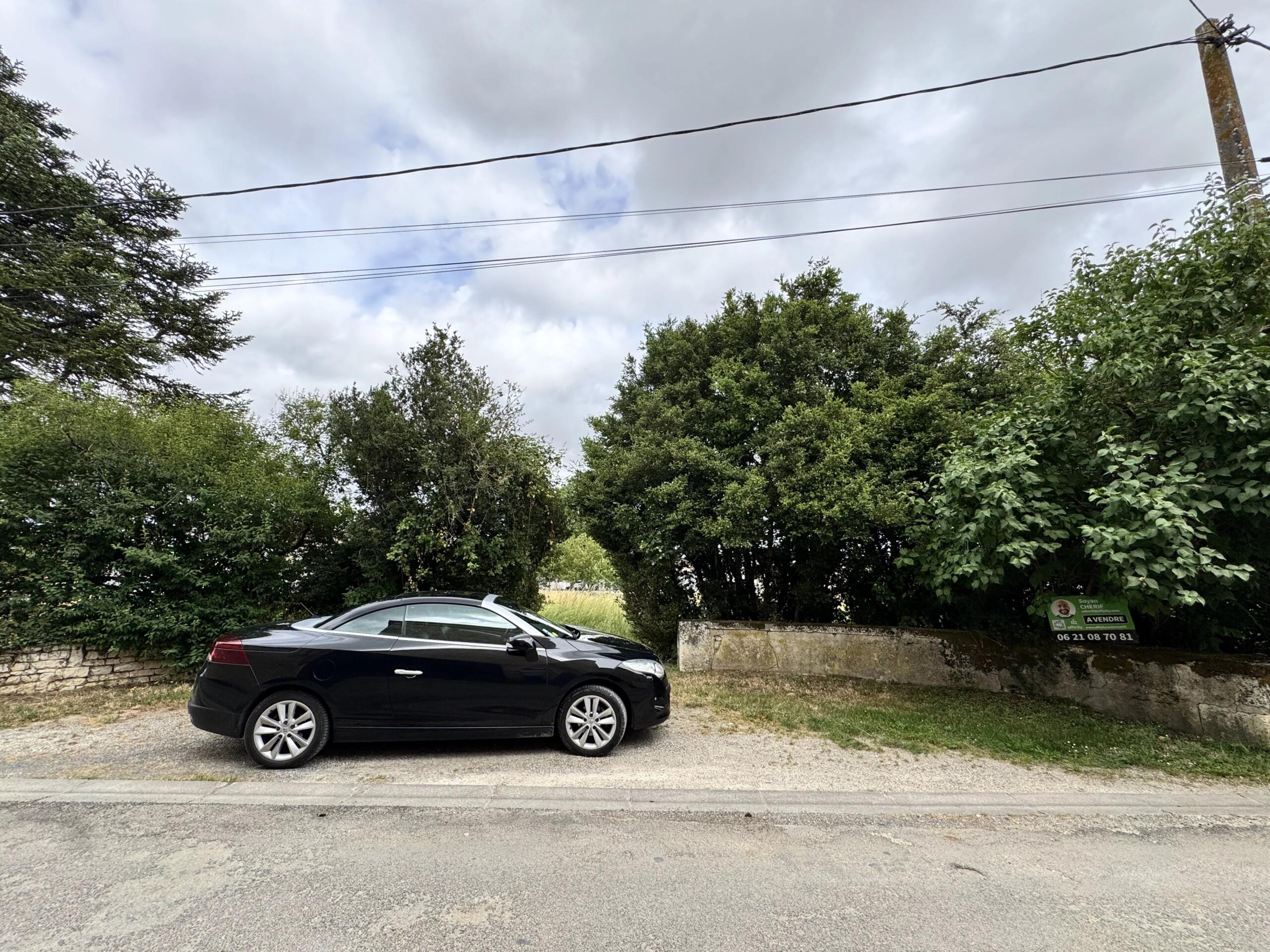 Large plot of land in the centre of the village, Poitou-Charentes – France – BVI85908